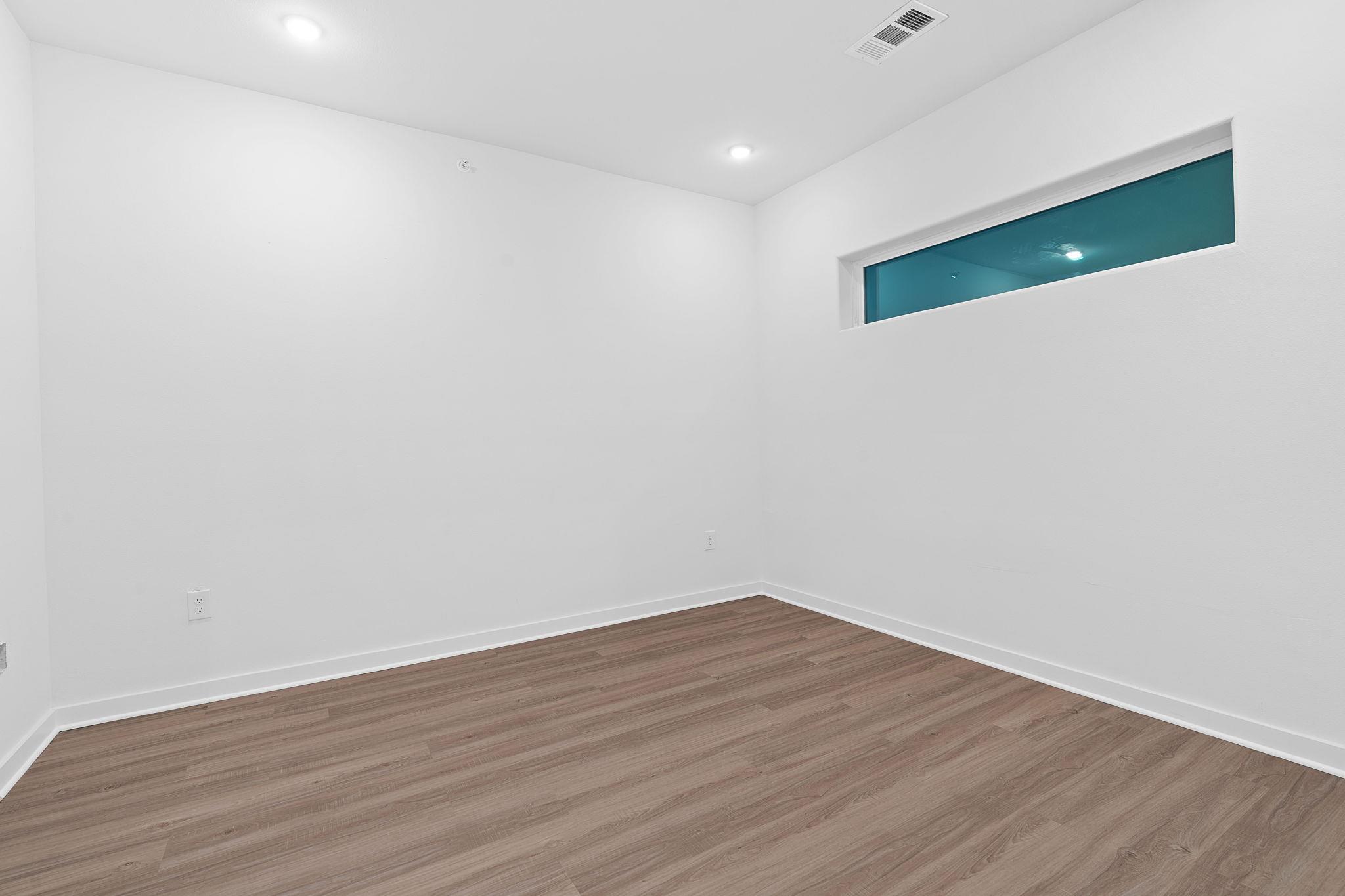 100 W Mockingbird Ln # 307, Austin, TX 78745