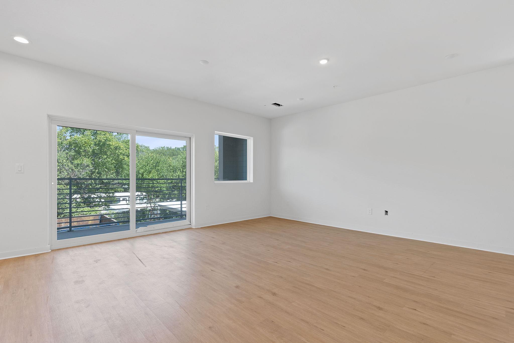 100 W Mockingbird Ln # 307, Austin, TX 78745