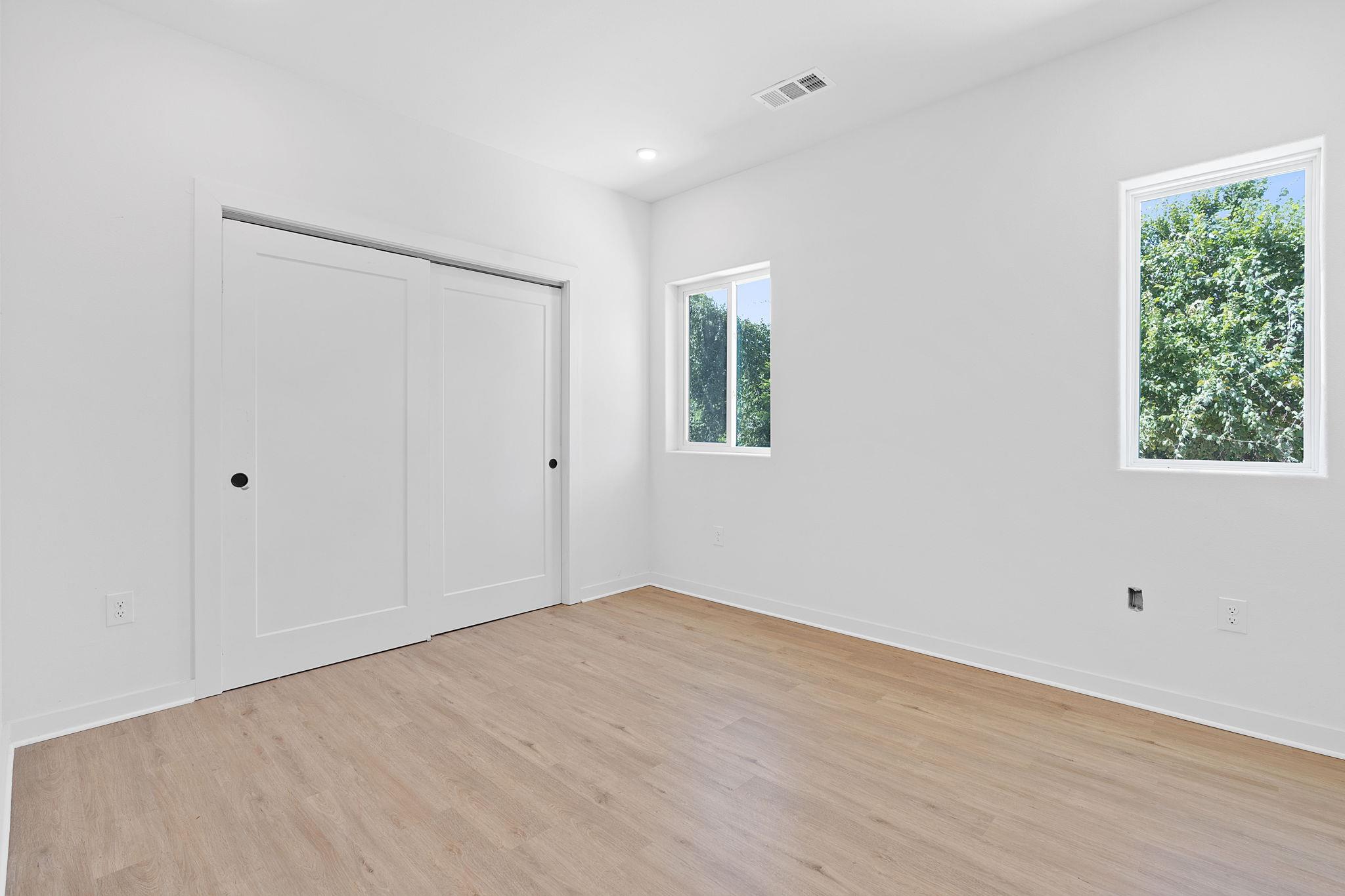 100 W Mockingbird Ln # 307, Austin, TX 78745