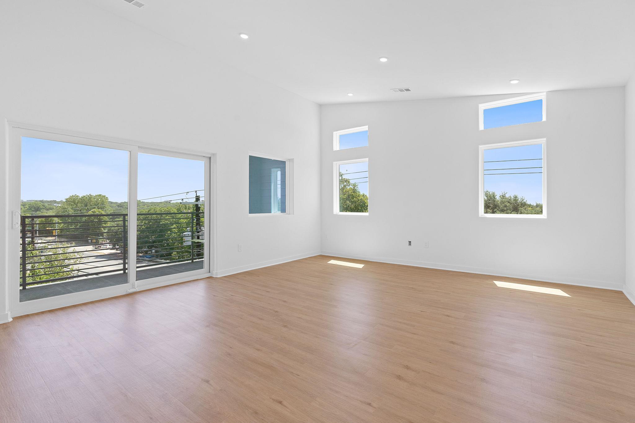 100 W Mockingbird Ln # 307, Austin, TX 78745