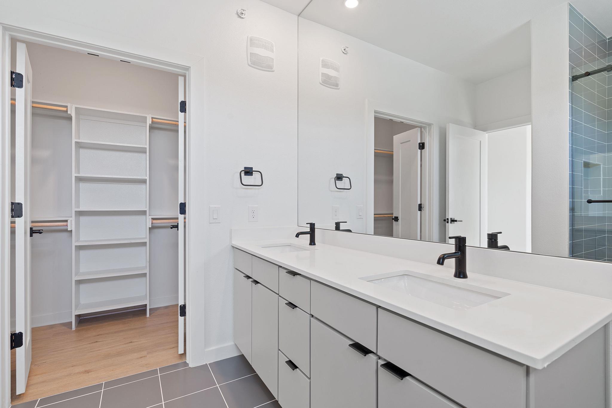 100 W Mockingbird Ln # 307, Austin, TX 78745