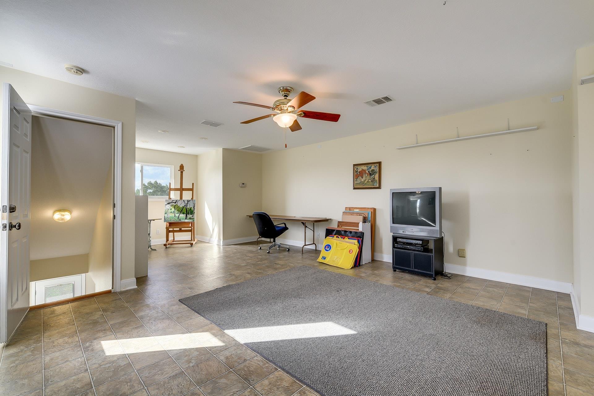 525 Herron Trl, McDade, TX 78650