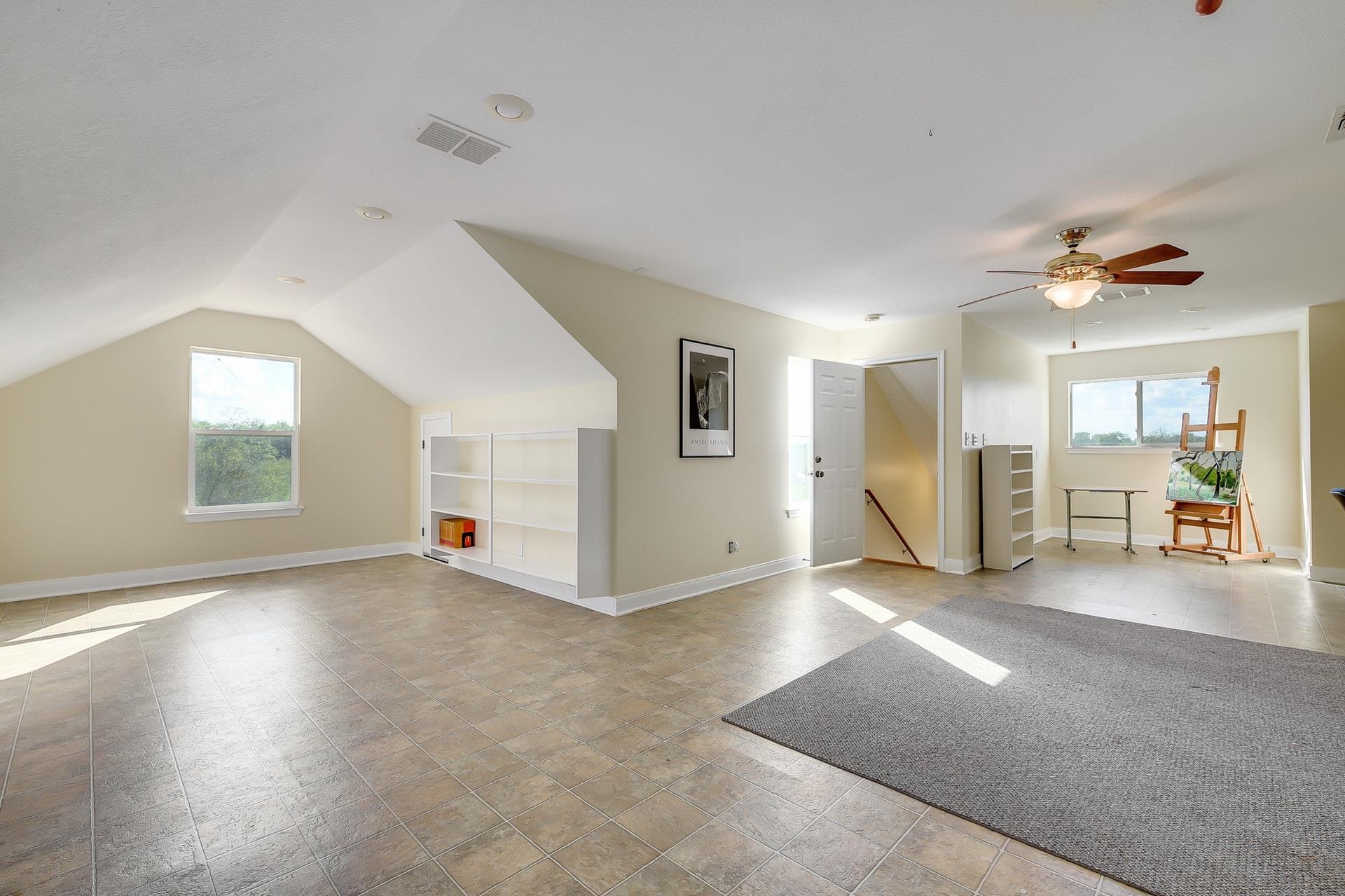 525 Herron Trl, McDade, TX 78650
