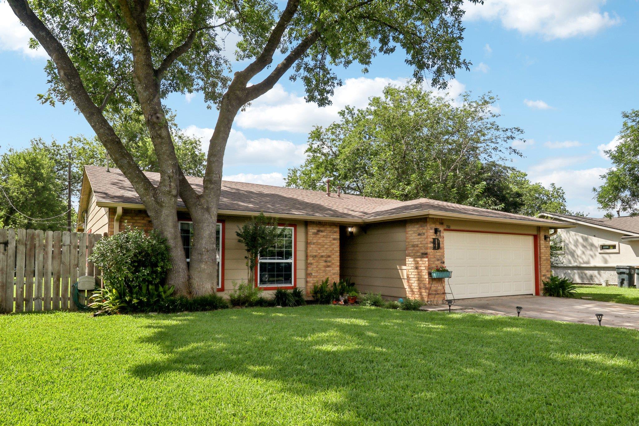 700 Dunman Dr, Georgetown, TX 78628