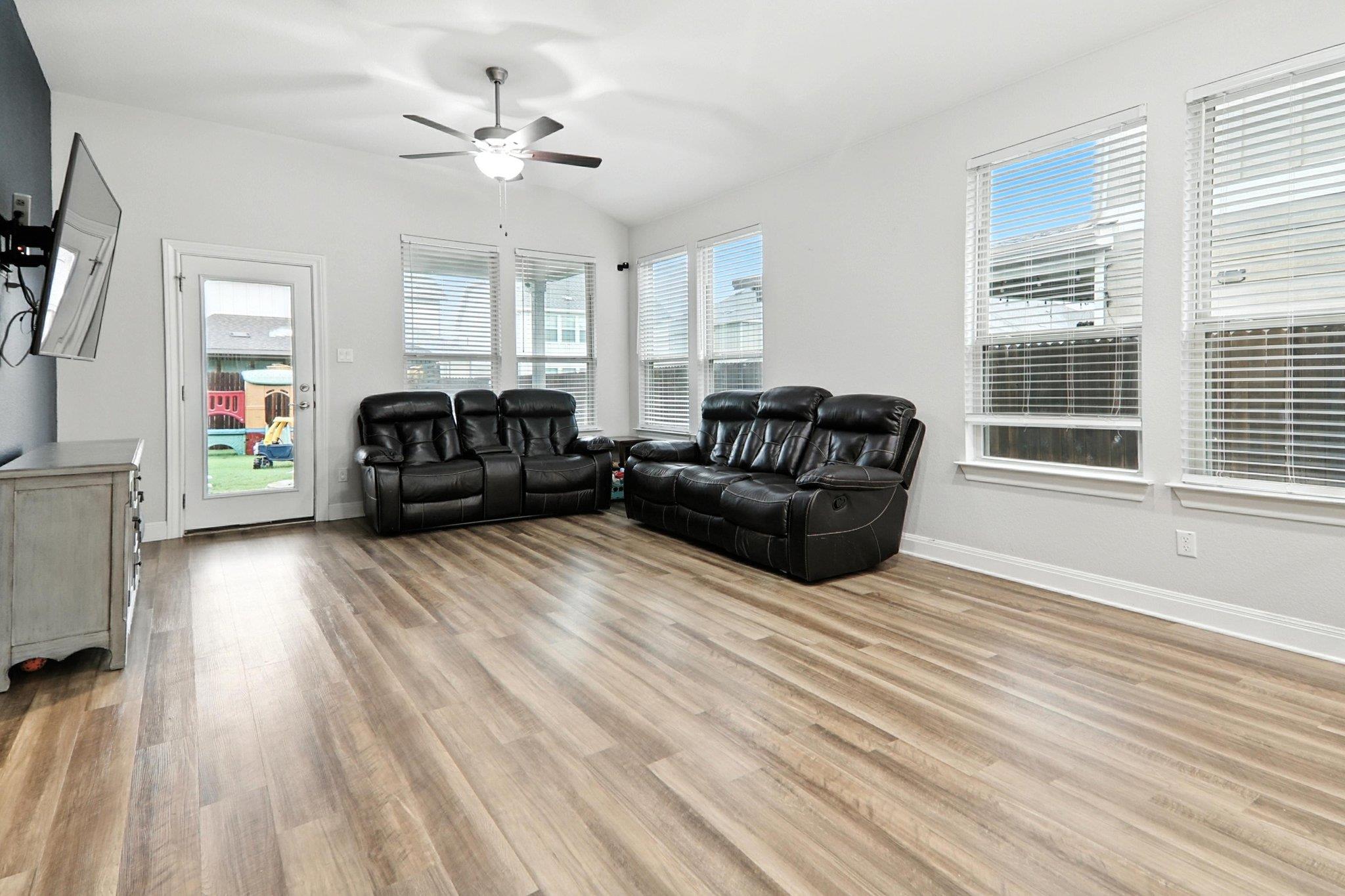 140 Cascata Way, Liberty Hill, TX 78642