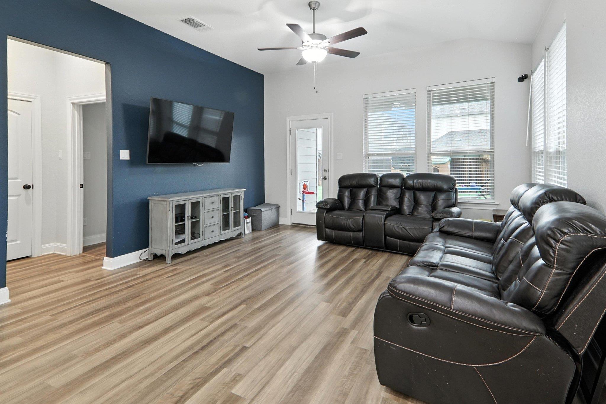 140 Cascata Way, Liberty Hill, TX 78642