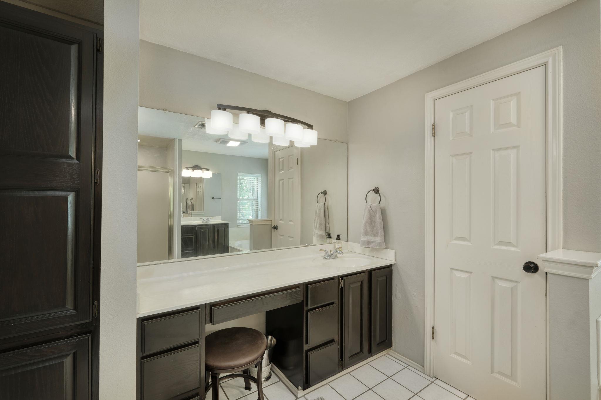 2018 Shadowbrook Cir, Round Rock, TX 78681
