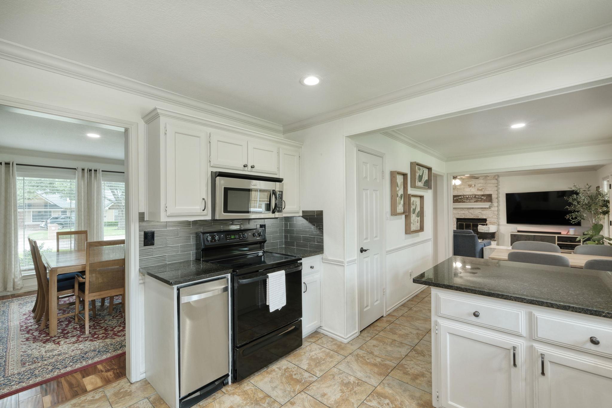 2018 Shadowbrook Cir, Round Rock, TX 78681