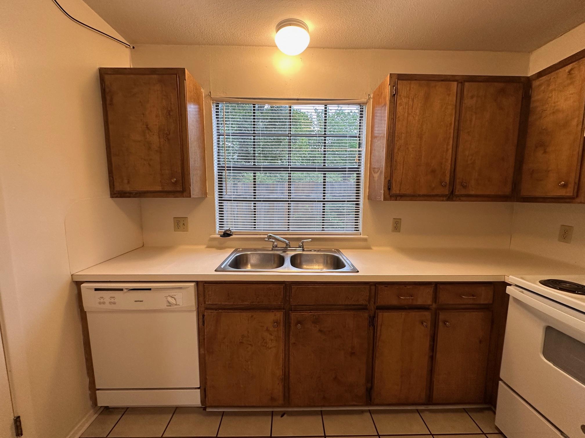 1007 Water St # 104, Bastrop, TX 78602