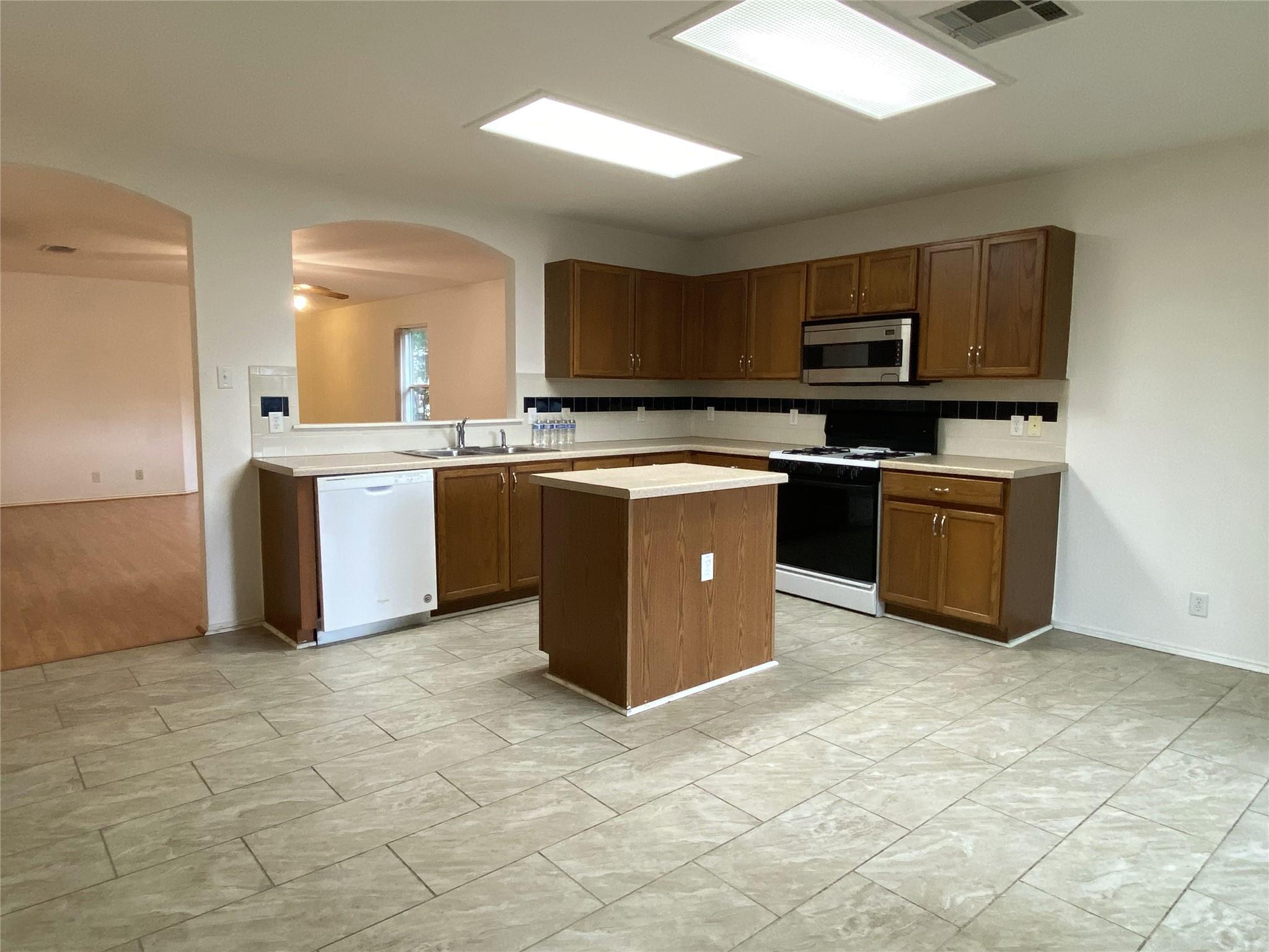 200 Presidio Dr, Leander, TX 78641