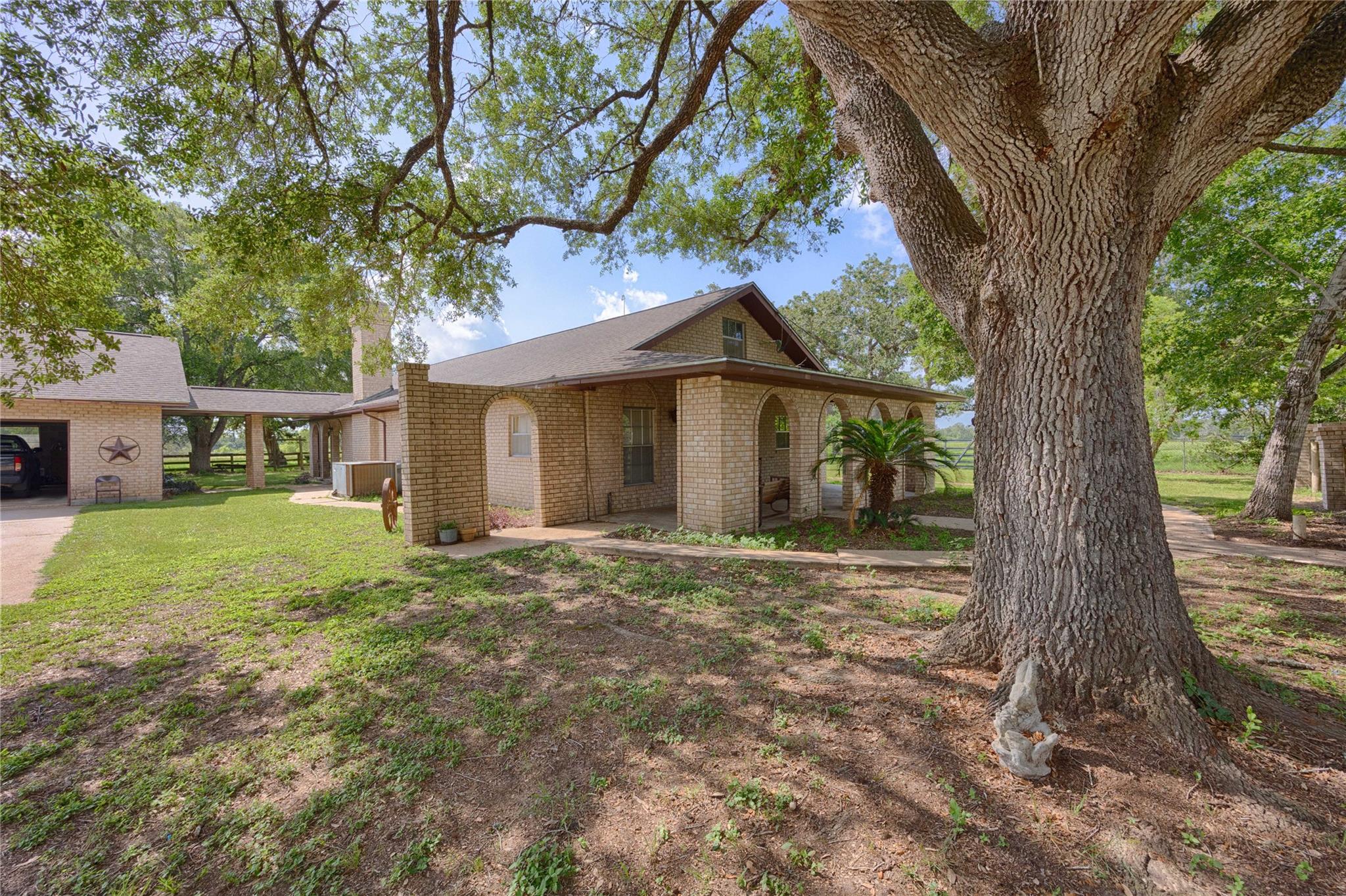 4361 US Highway 77 S, Hallettsville, TX 77964