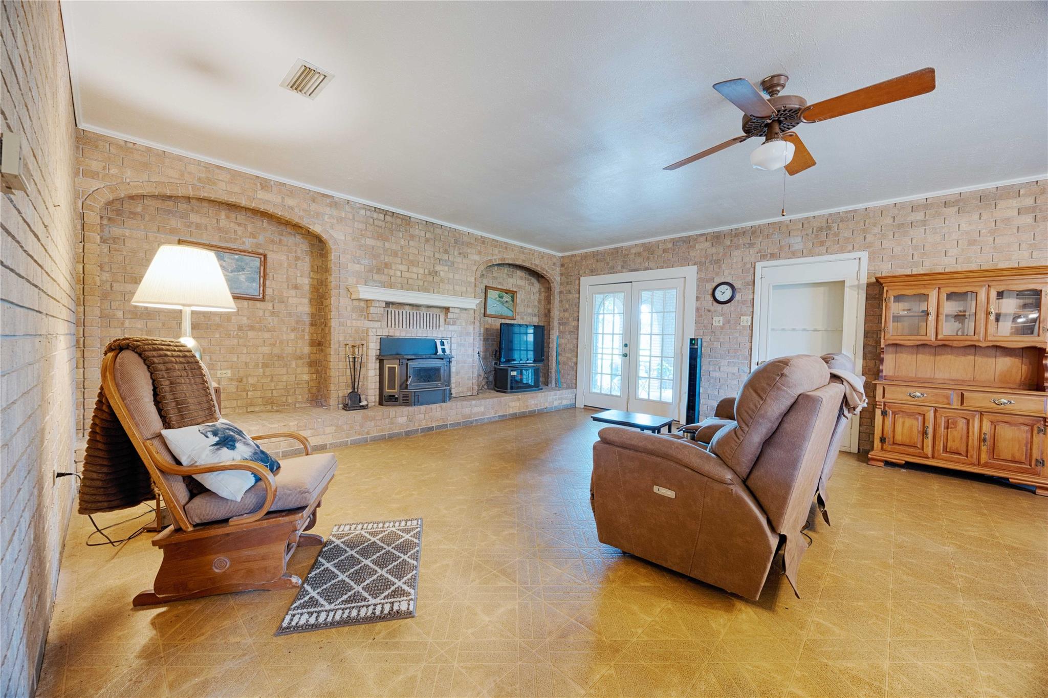 4361 US Highway 77 S, Hallettsville, TX 77964