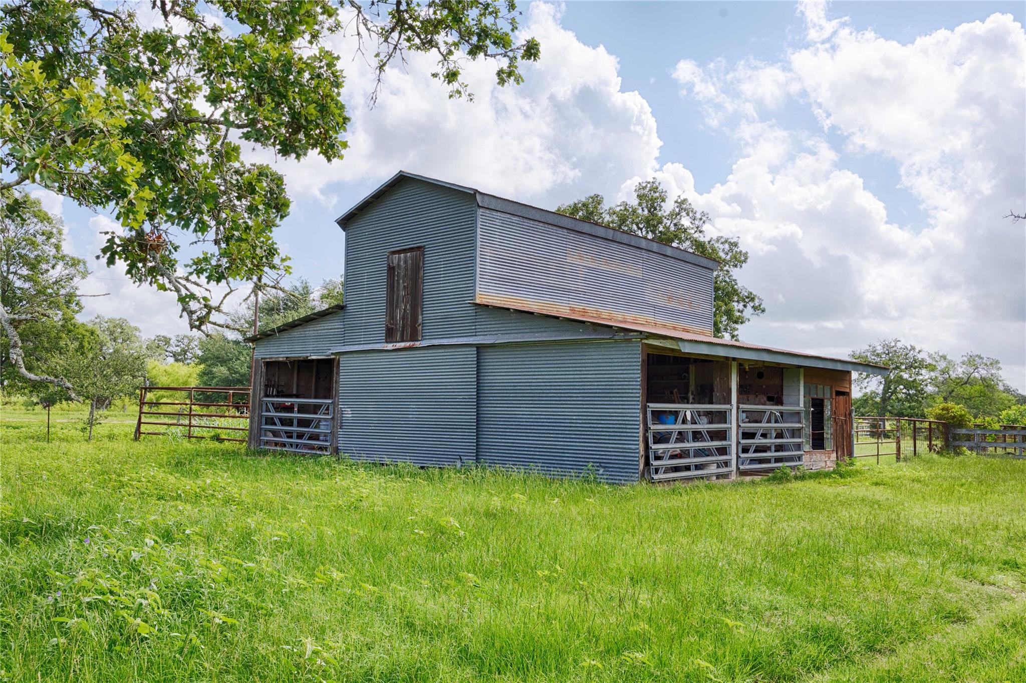 4361 US Highway 77 S, Hallettsville, TX 77964