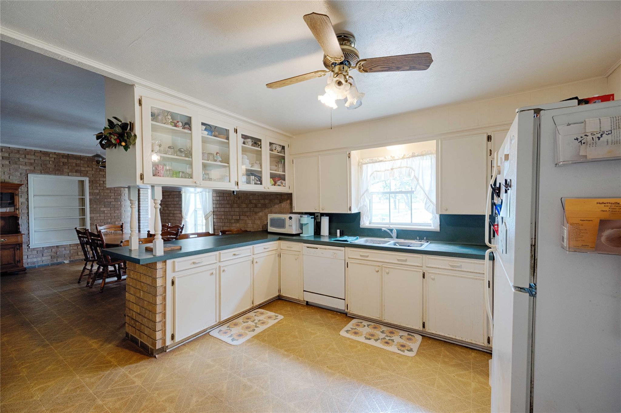 4361 US Highway 77 S, Hallettsville, TX 77964