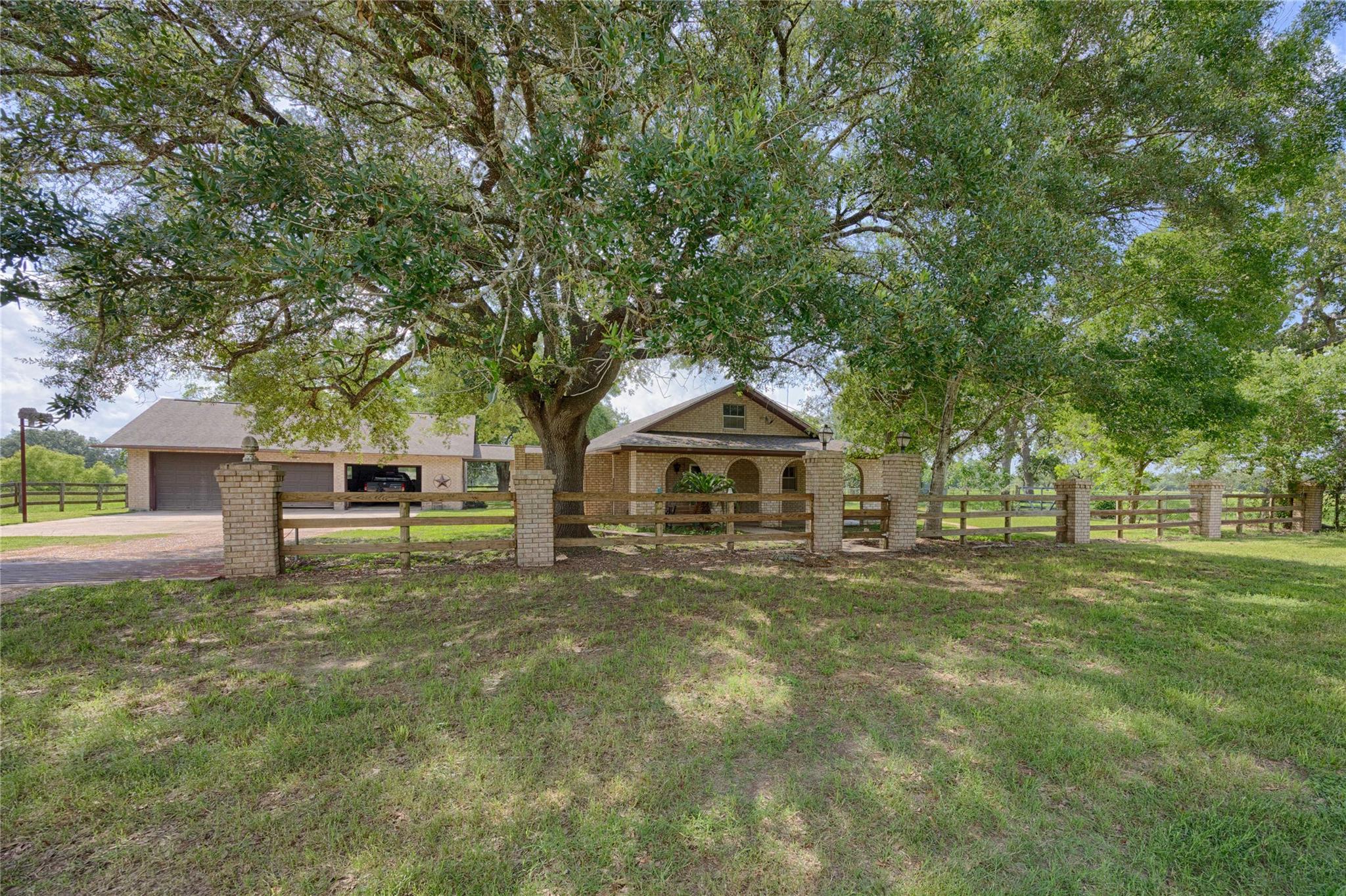 4361 US Highway 77 S, Hallettsville, TX 77964
