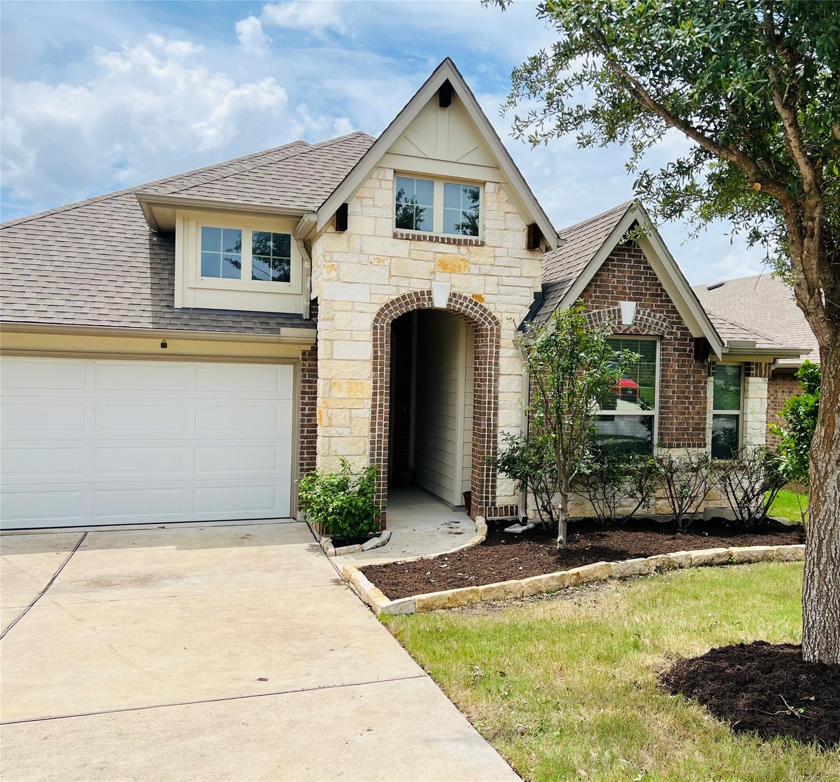 163 Mount Ellen St, Hutto, TX 78634