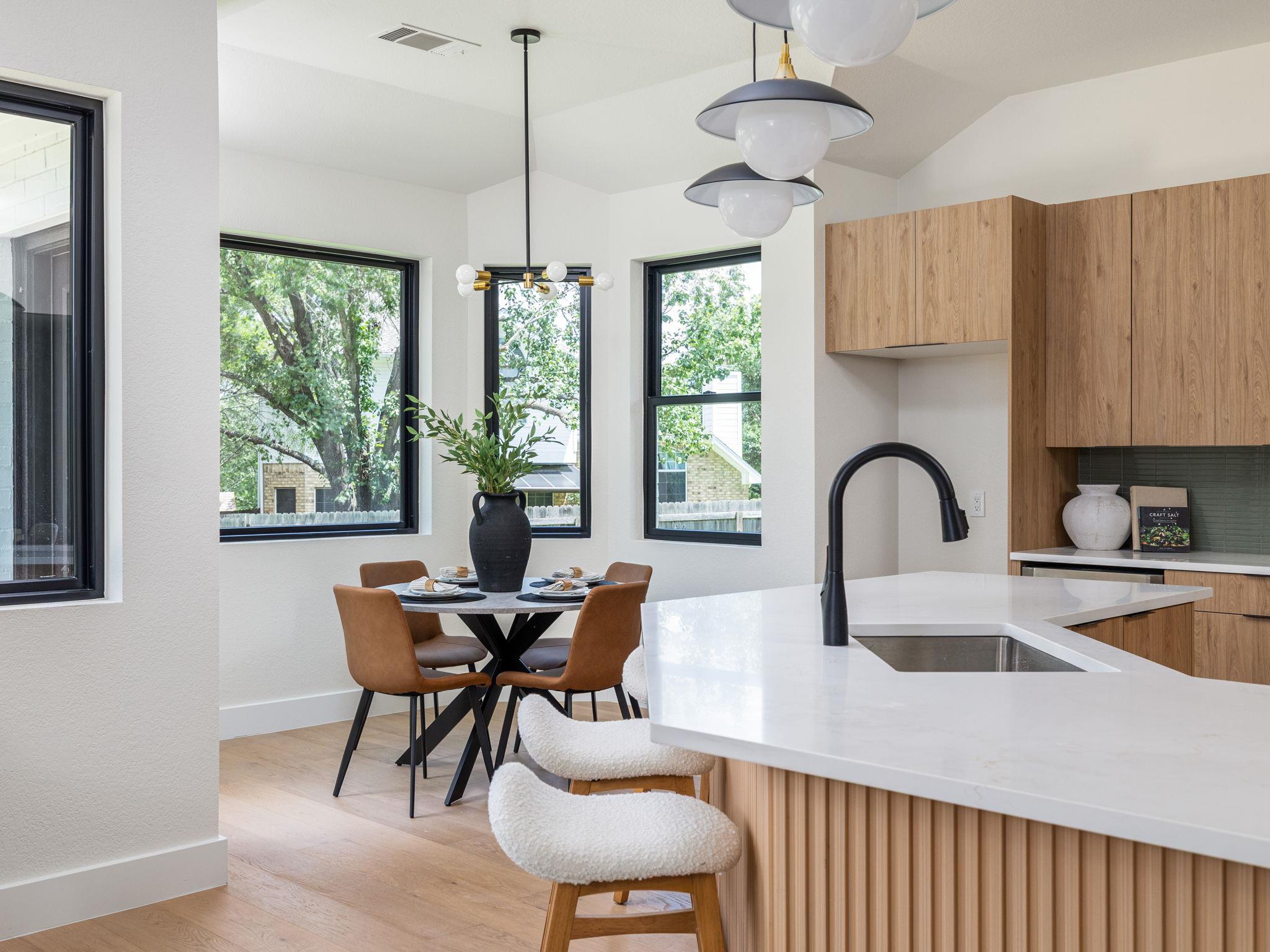 6000 Roxbury Ln, Austin, TX 78739