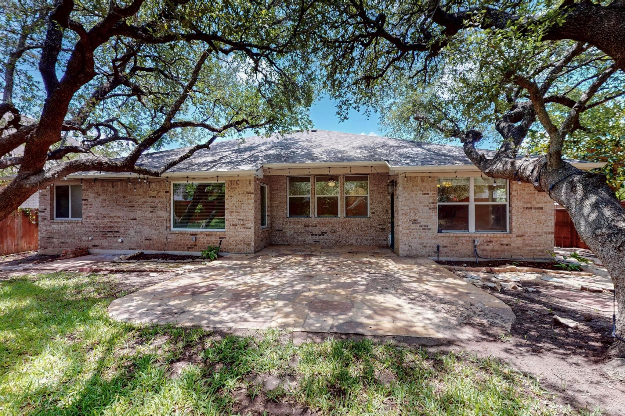 360 Canterbury Dr, Austin, TX 78737
