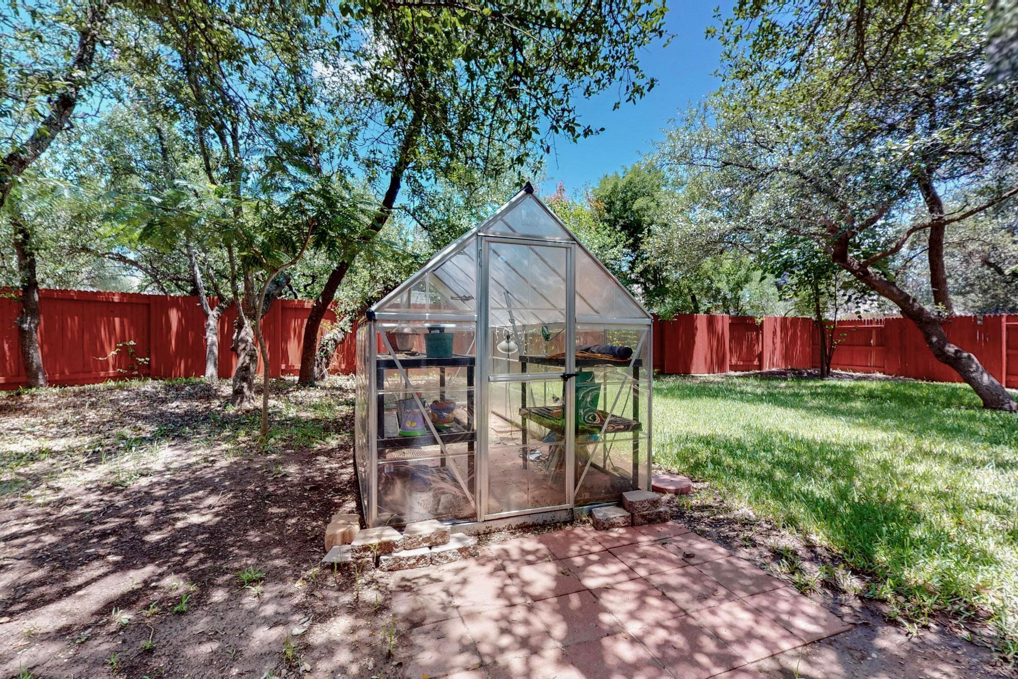 360 Canterbury Dr, Austin, TX 78737