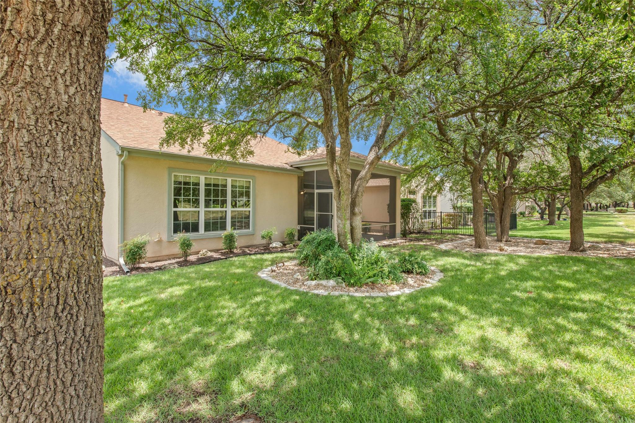 611 Farm Hill Dr, Georgetown, TX 78633