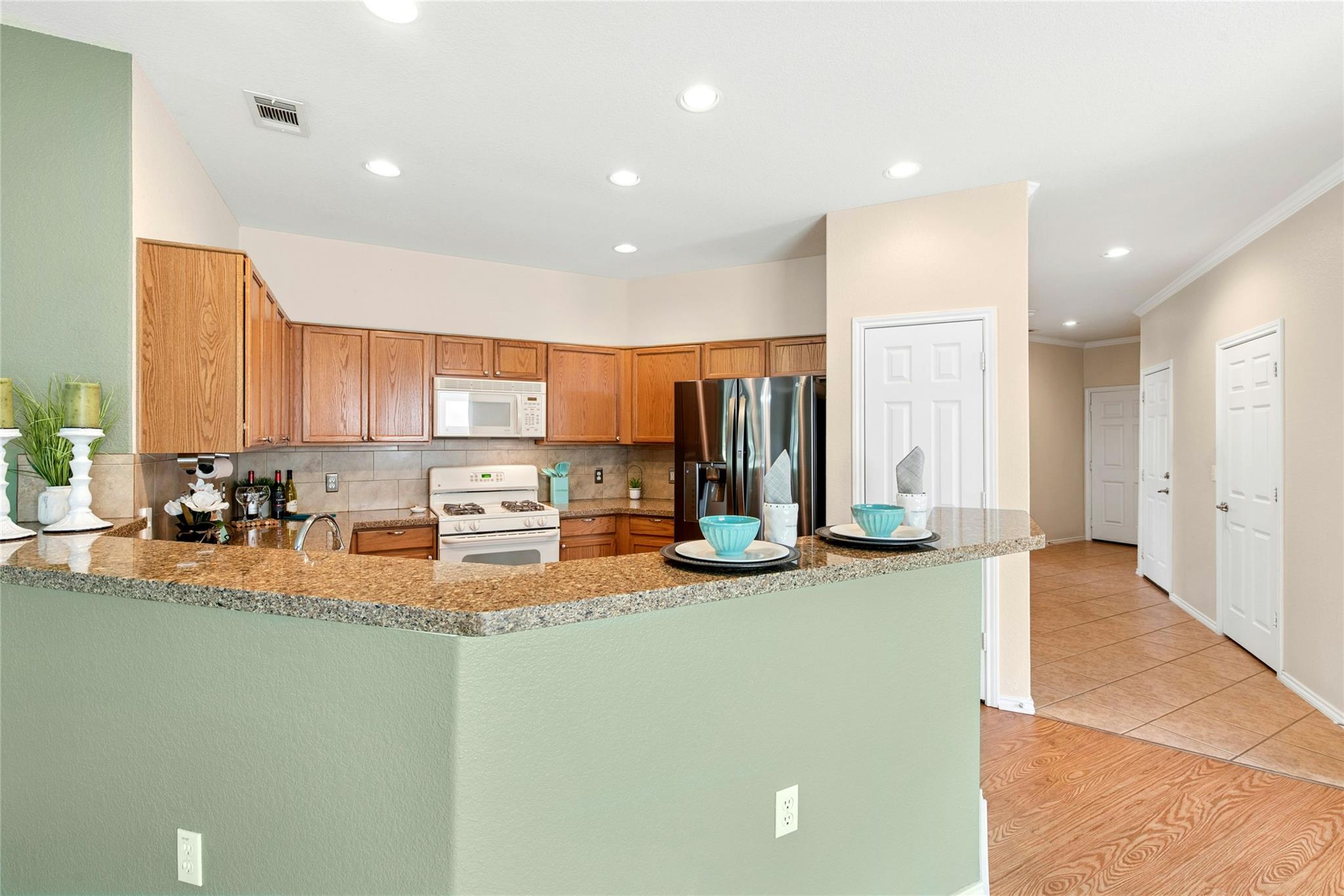 611 Farm Hill Dr, Georgetown, TX 78633