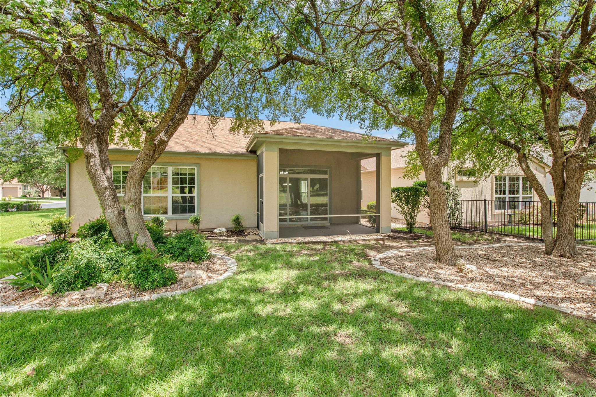611 Farm Hill Dr, Georgetown, TX 78633