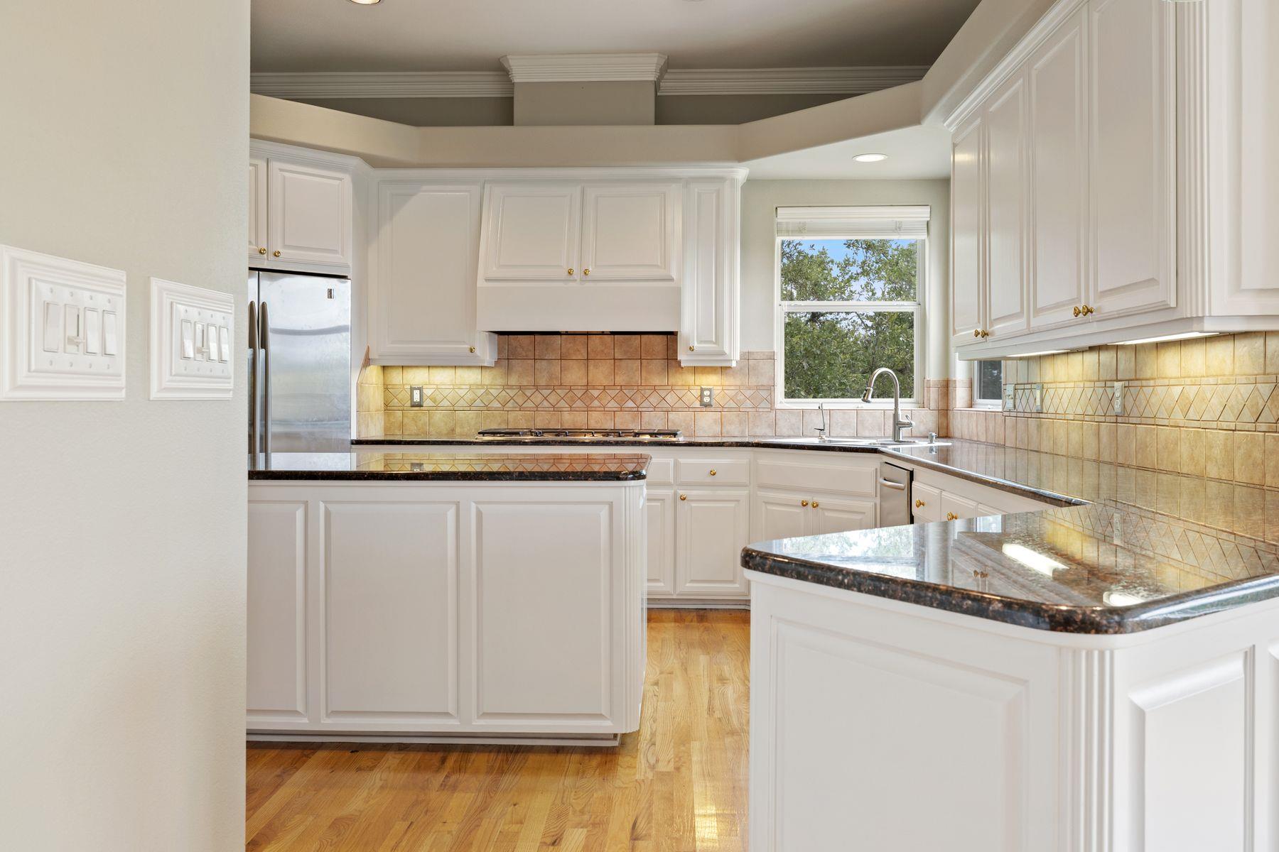 4921 Creek Meadow Cv, Spicewood, TX 78669