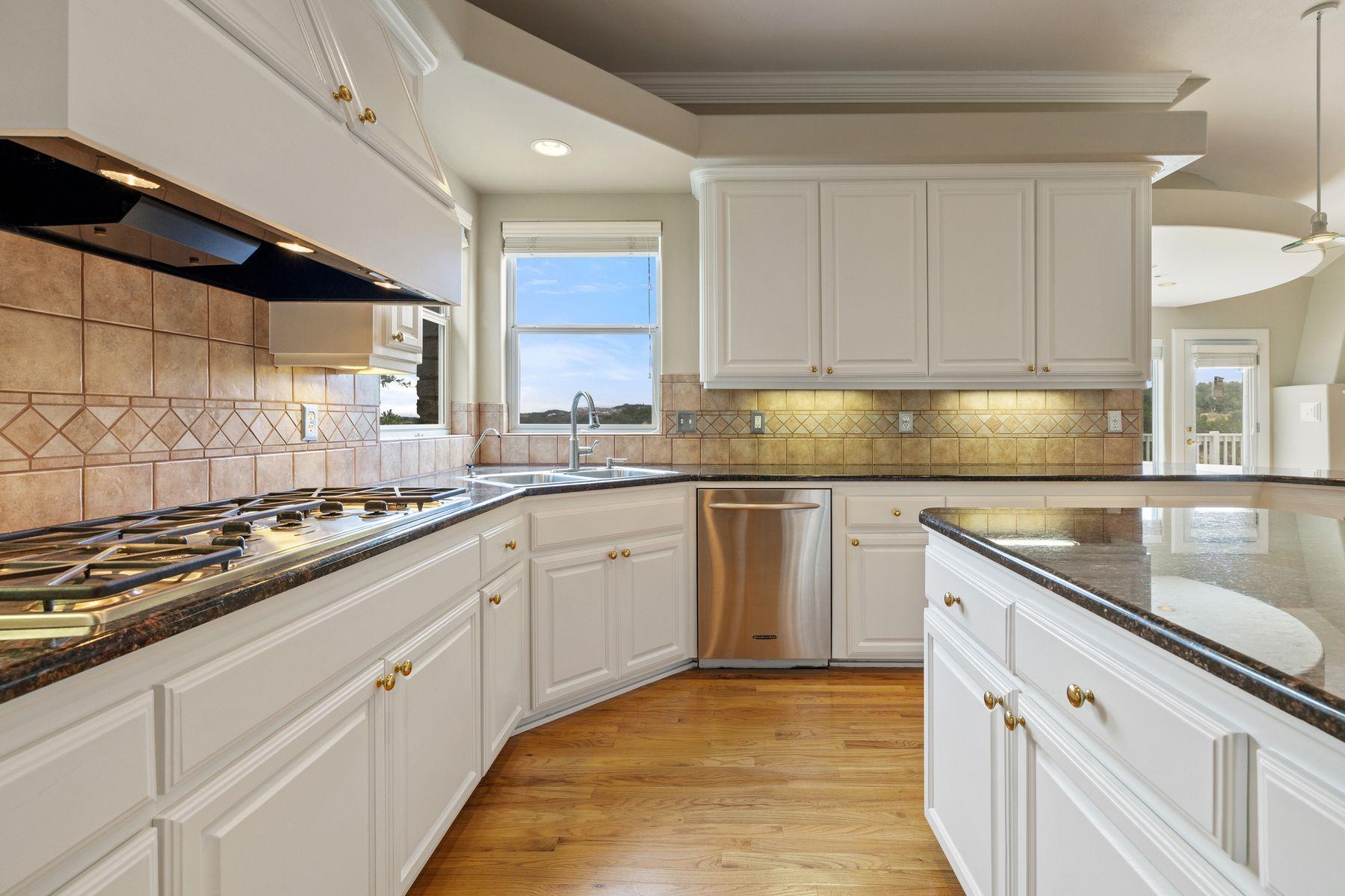 4921 Creek Meadow Cv, Spicewood, TX 78669