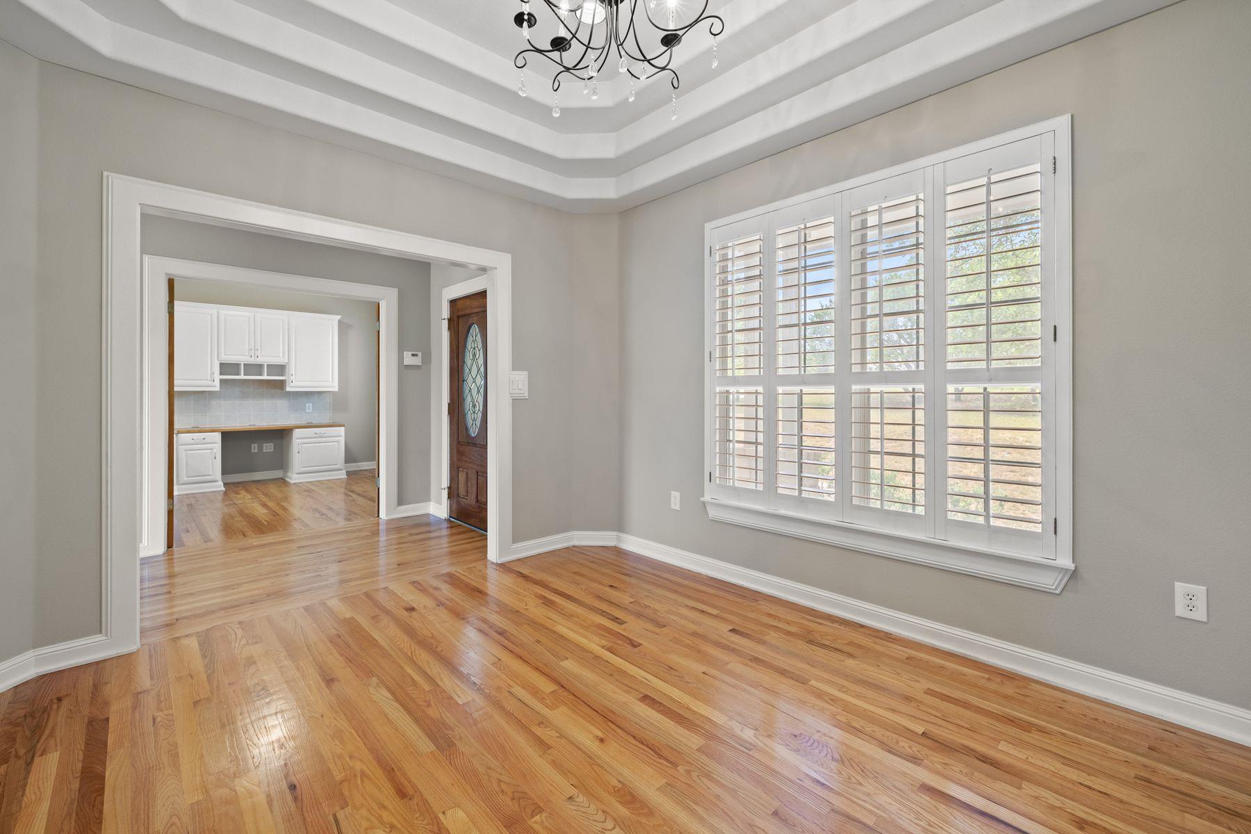 4921 Creek Meadow Cv, Spicewood, TX 78669