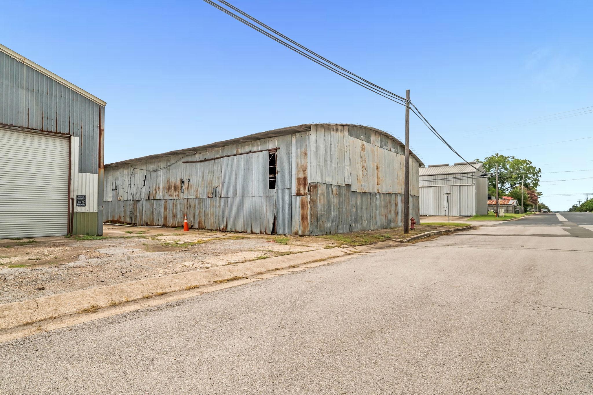 136 S Caldwell-C St, Giddings, TX 78942