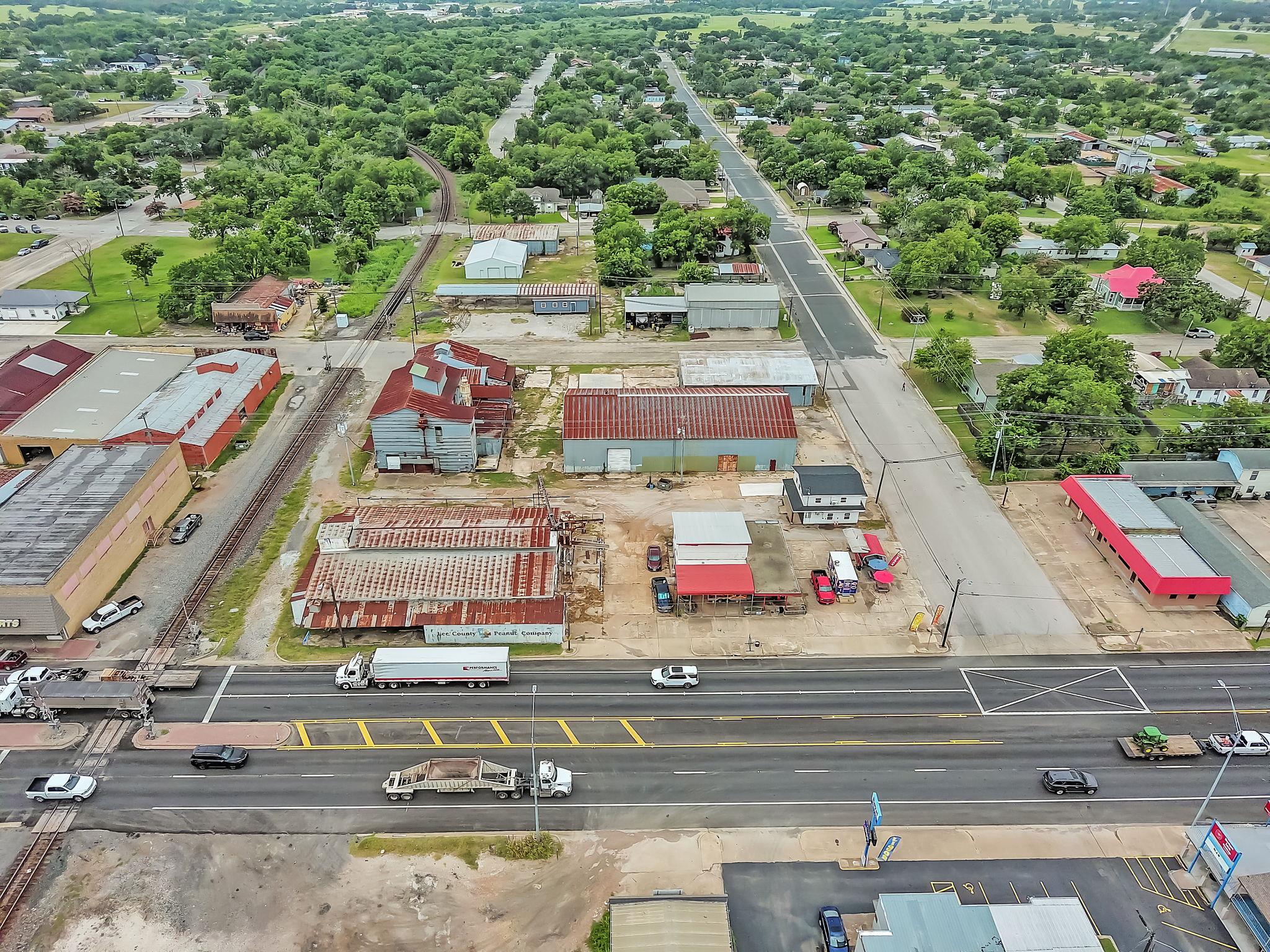 136 S Caldwell-C St, Giddings, TX 78942