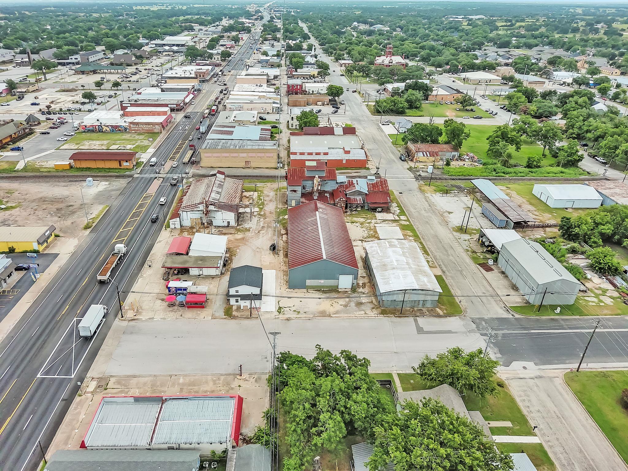136 S Caldwell-C St, Giddings, TX 78942