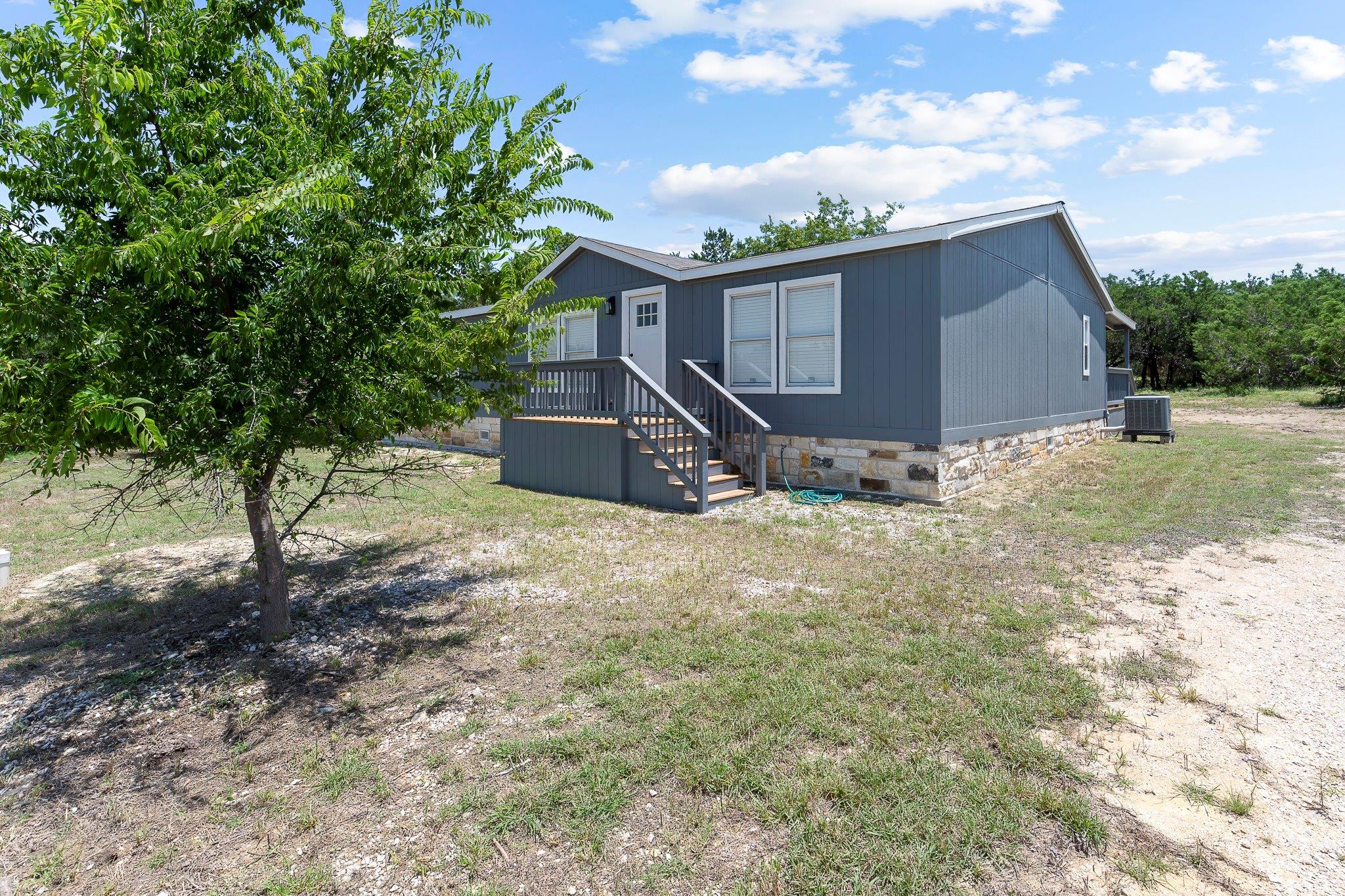 106 Augusta Place Dr, Liberty Hill, TX 78642