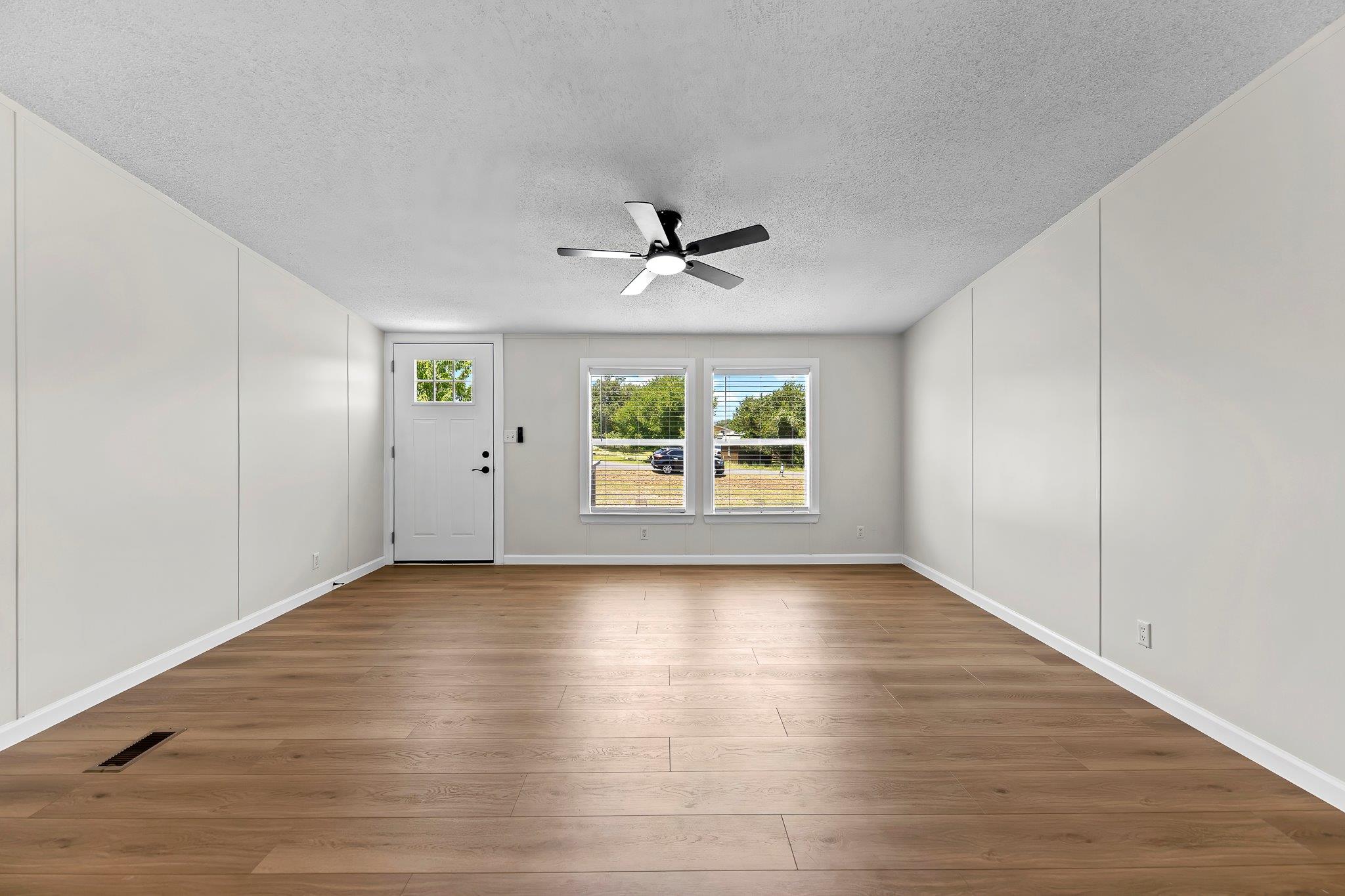 106 Augusta Place Dr, Liberty Hill, TX 78642