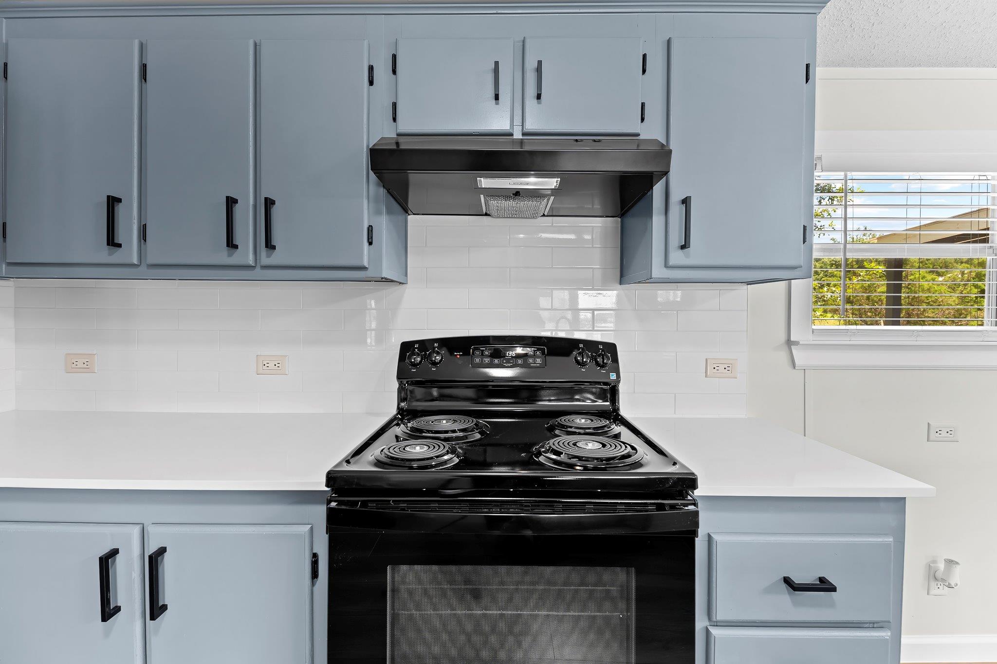 106 Augusta Place Dr, Liberty Hill, TX 78642