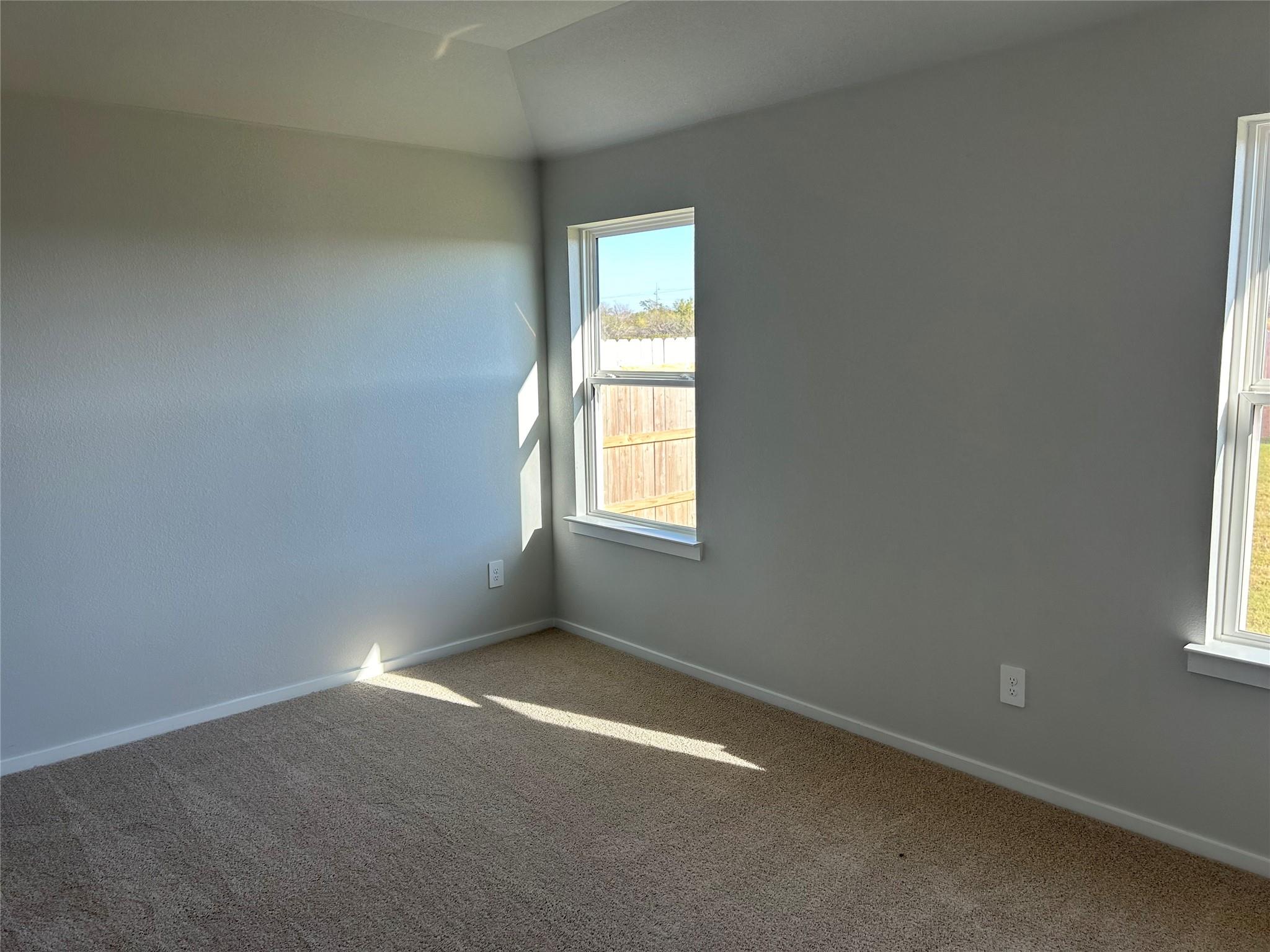 310 Randall Pl, Rockdale, TX 76567