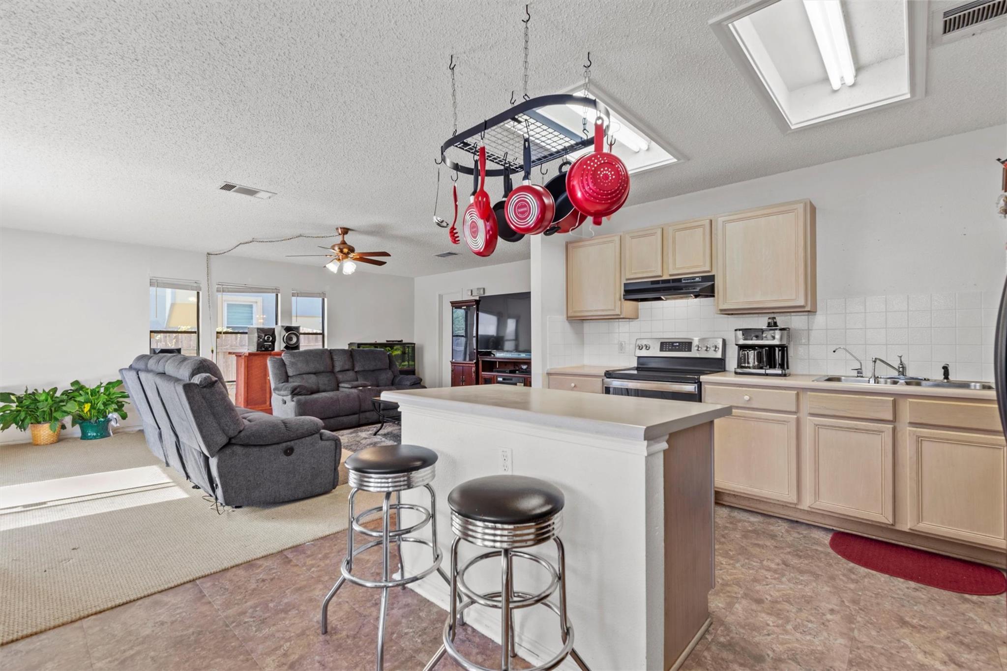 8007 Bramble Bush Dr, Austin, TX 78747