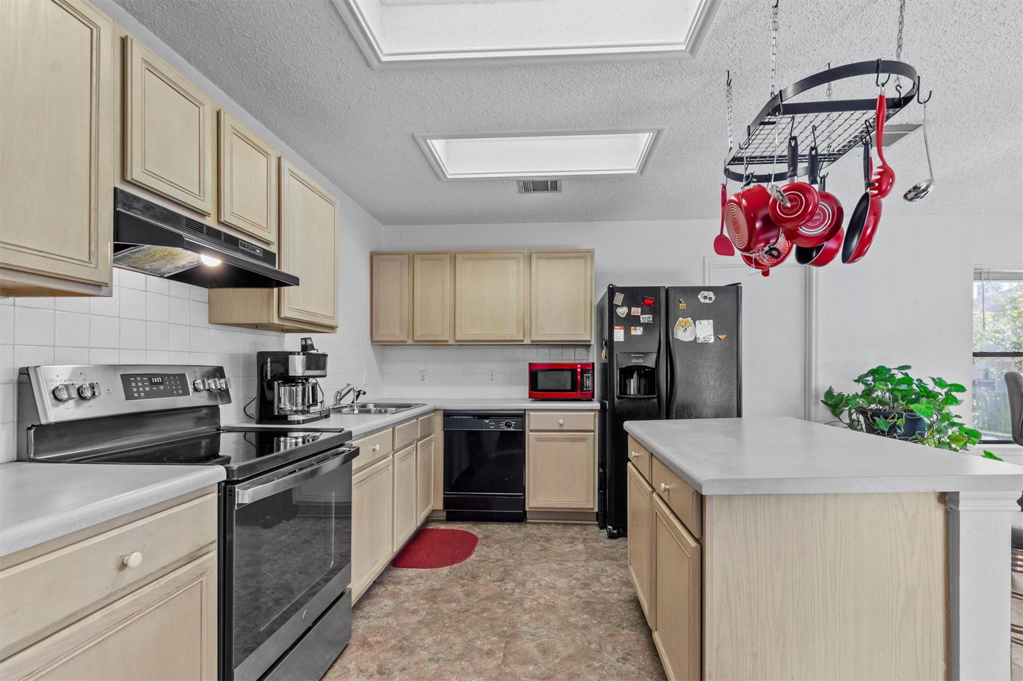 8007 Bramble Bush Dr, Austin, TX 78747