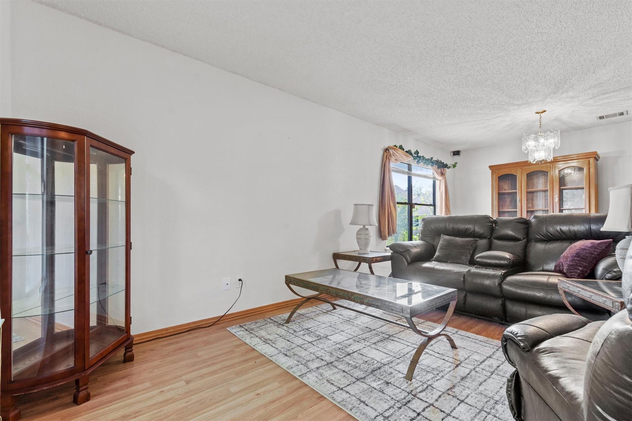 8007 Bramble Bush Dr, Austin, TX 78747