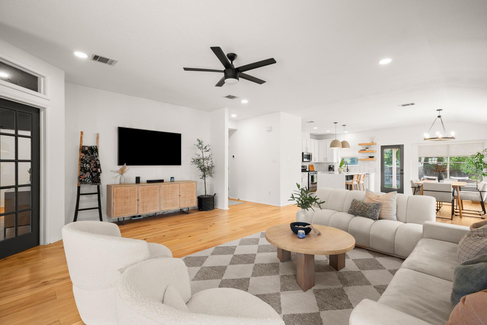 8809 Lanna Bluff Loop, Austin, TX 78749