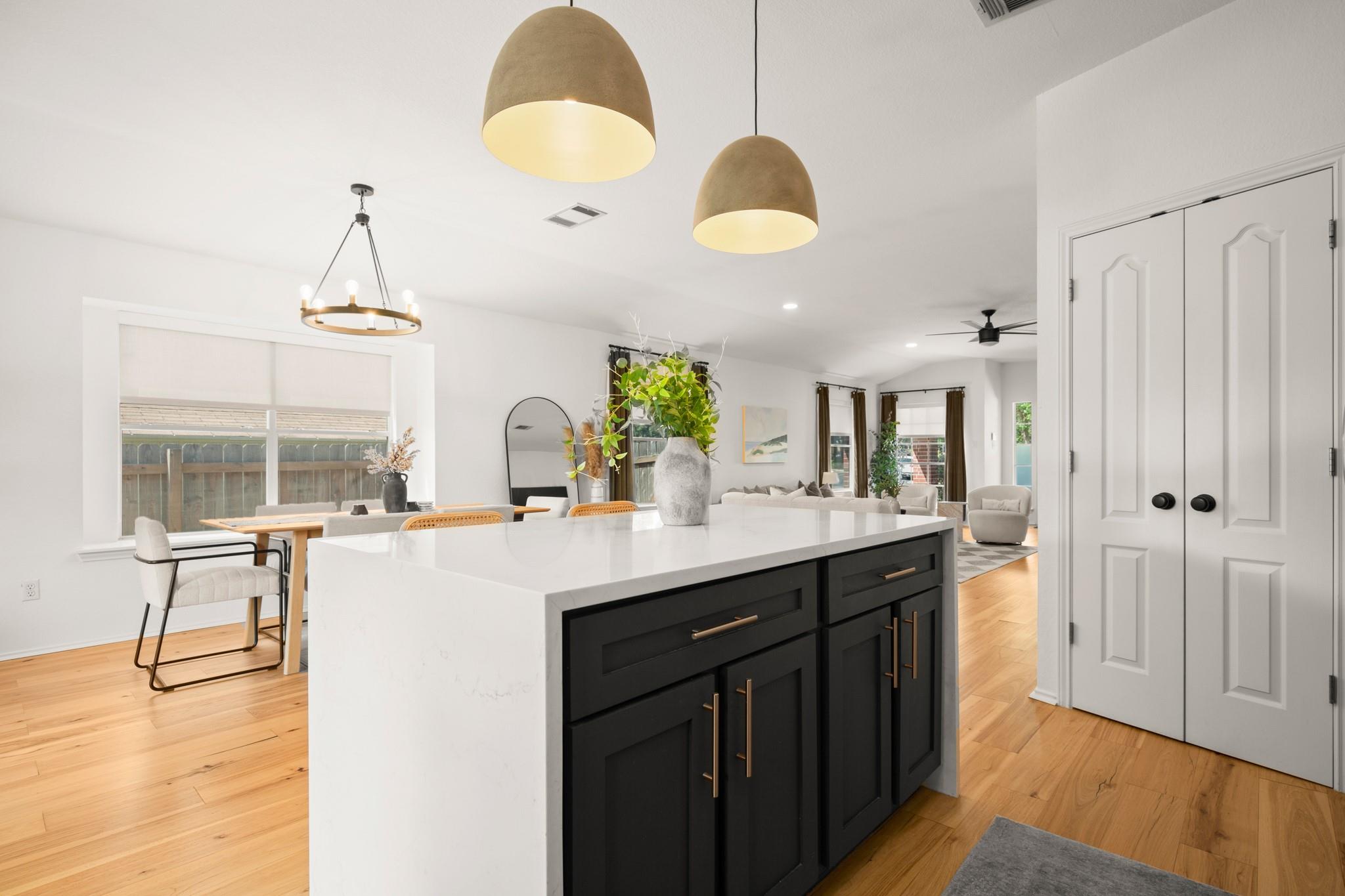 8809 Lanna Bluff Loop, Austin, TX 78749