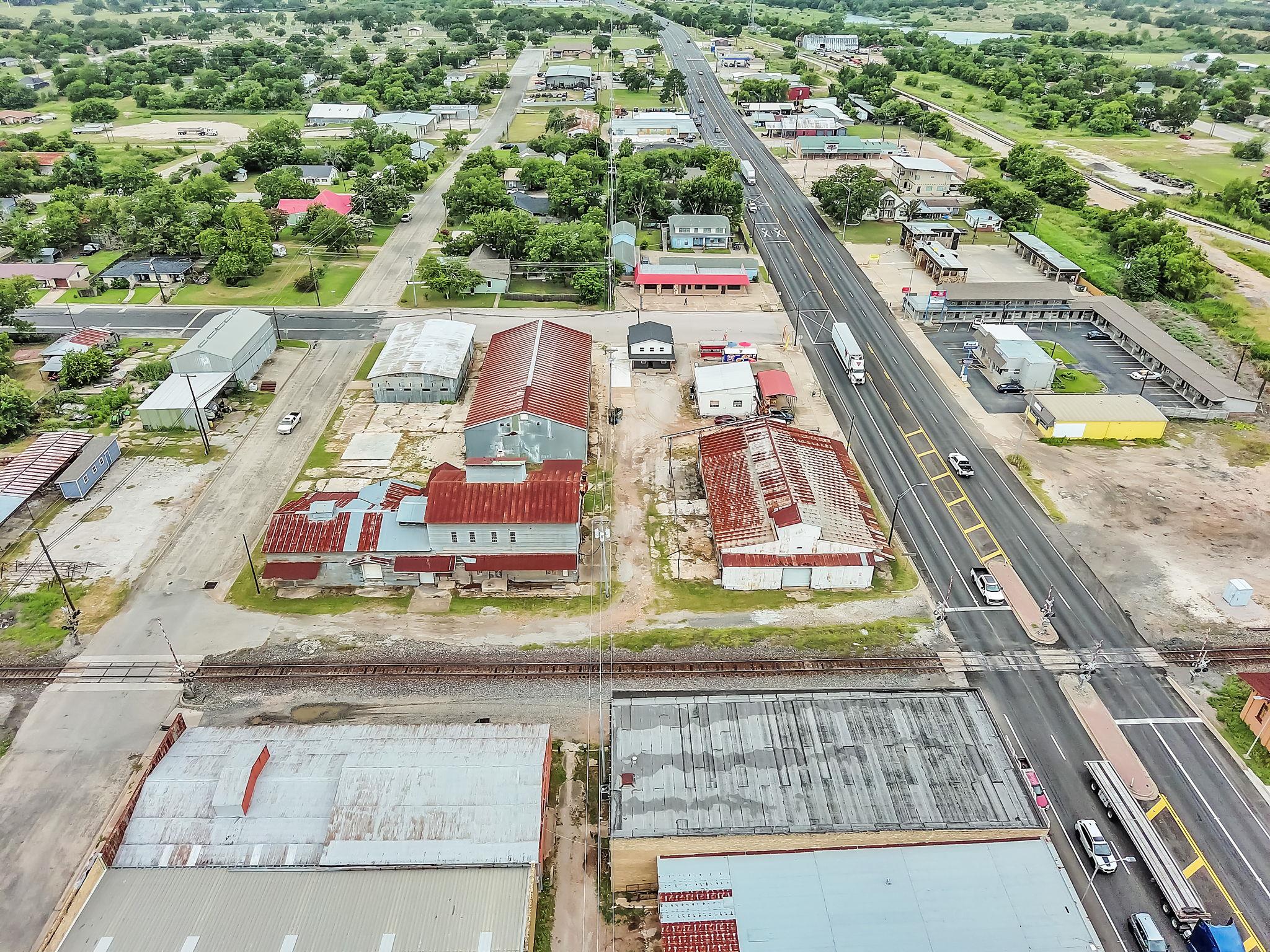 136 S Caldwell-D St, Giddings, TX 78942