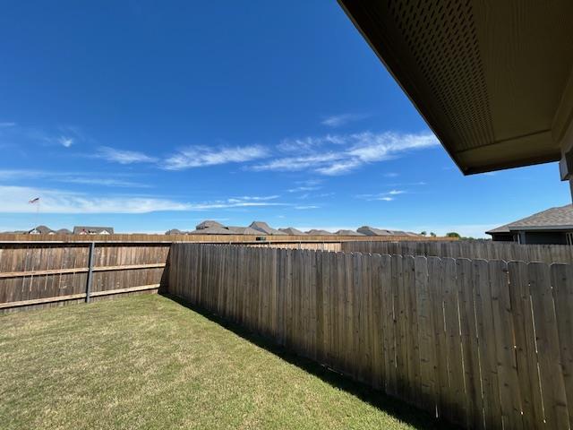 305 Randall Pl, Rockdale, TX 76567