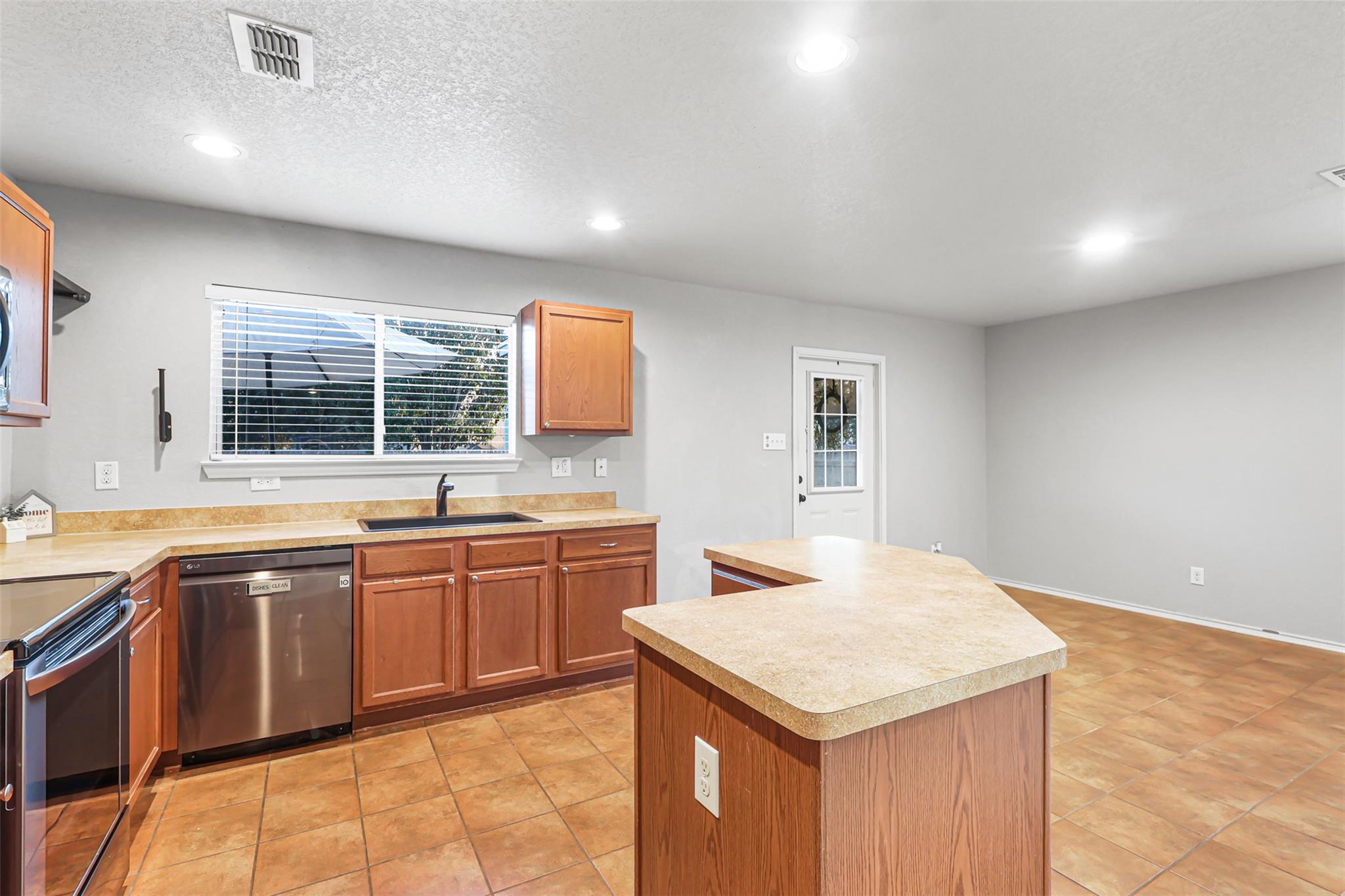 3238 Northwest Blvd, New Braunfels, TX 78130