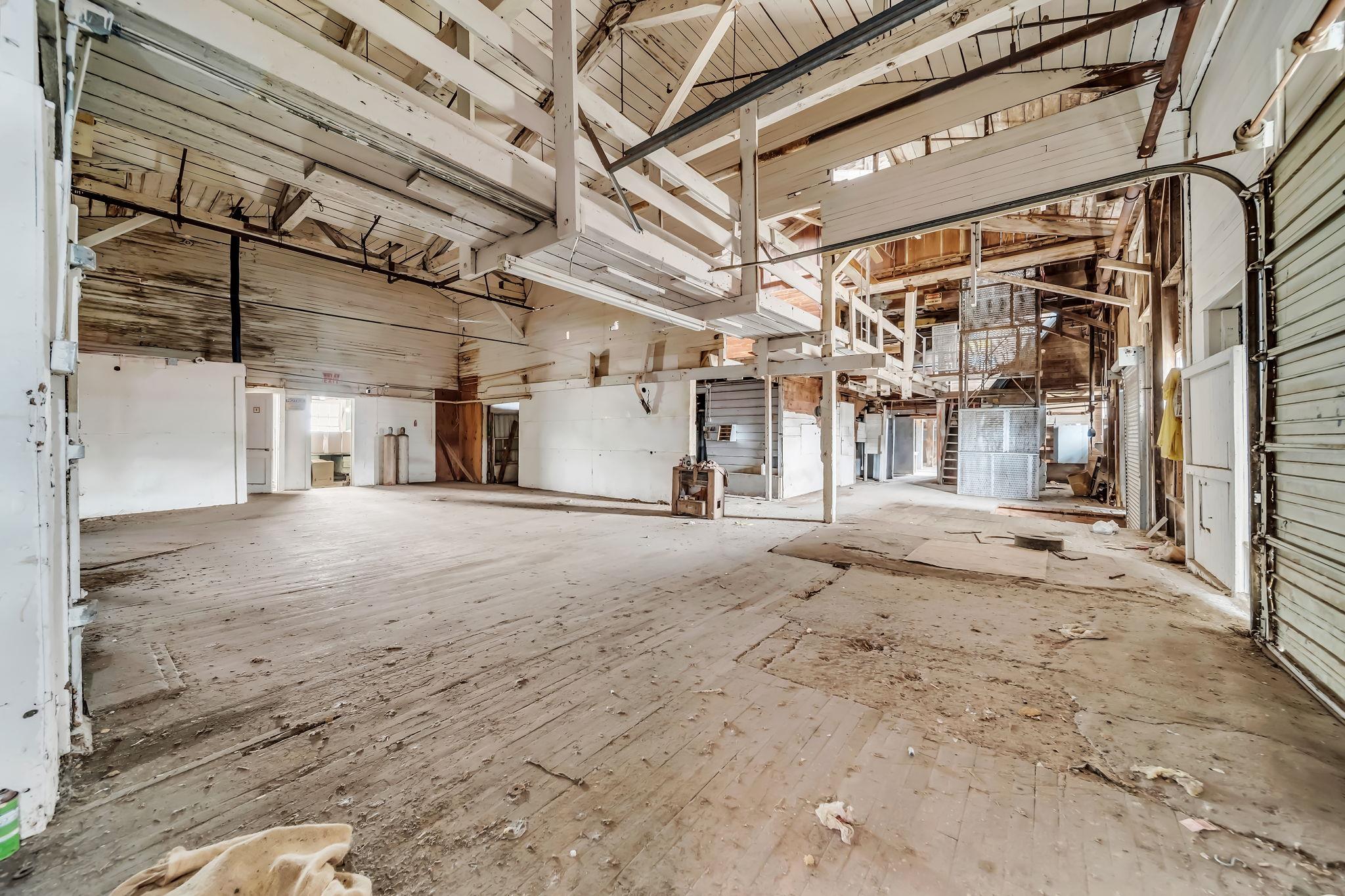 136 S Caldwell-E St, Giddings, TX 78942
