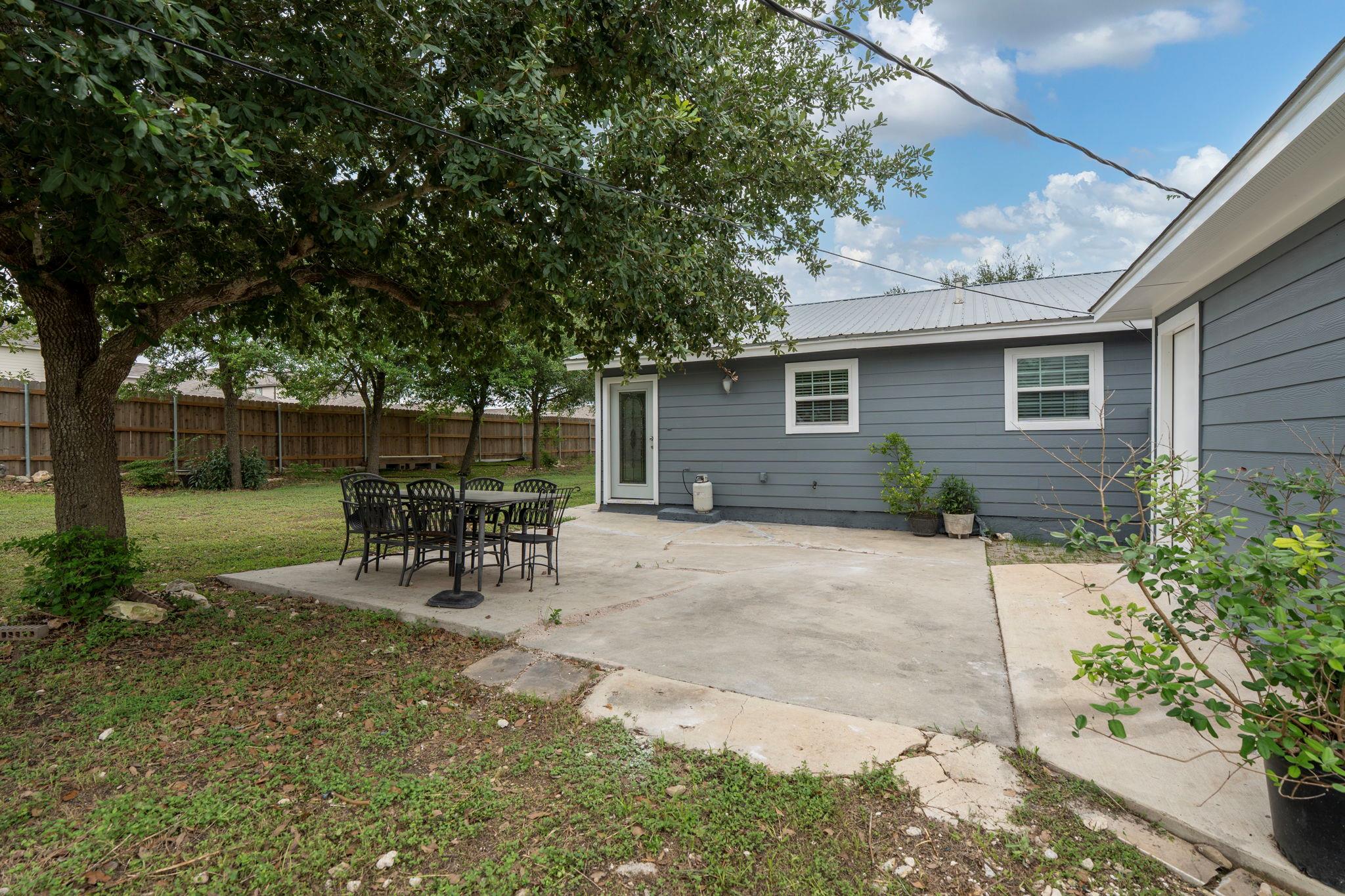 560 Williamson Rd, Kyle, TX 78640