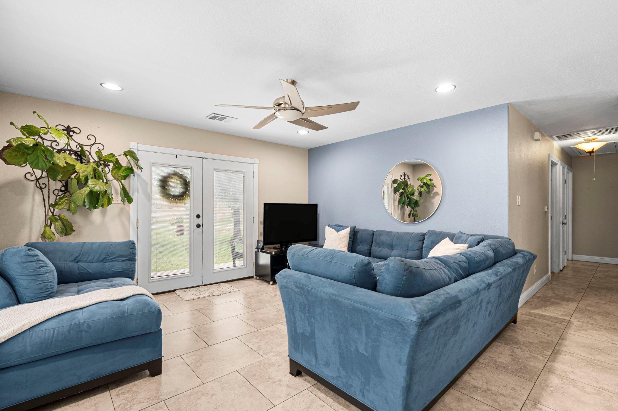 560 Williamson Rd, Kyle, TX 78640