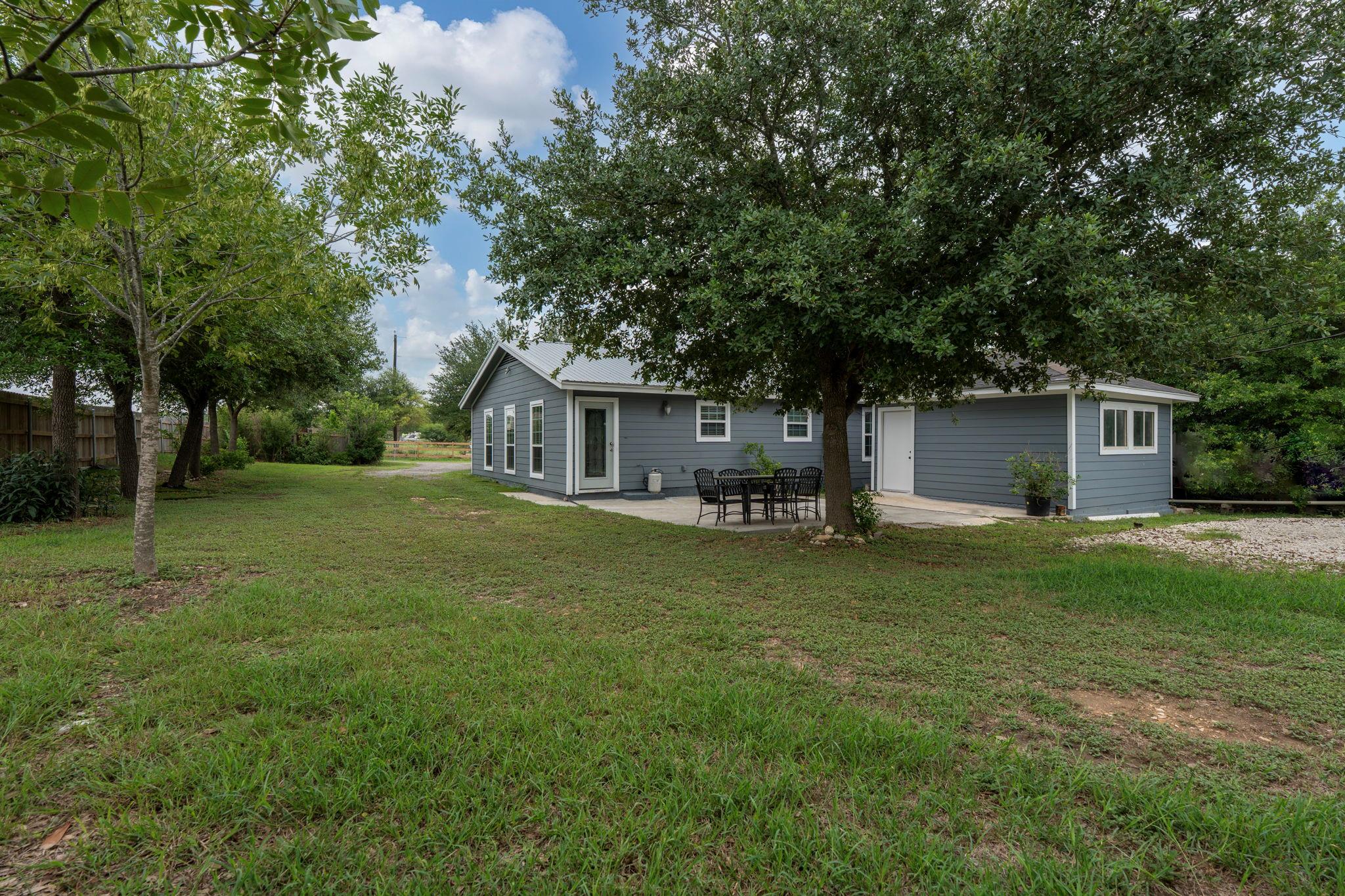 560 Williamson Rd, Kyle, TX 78640