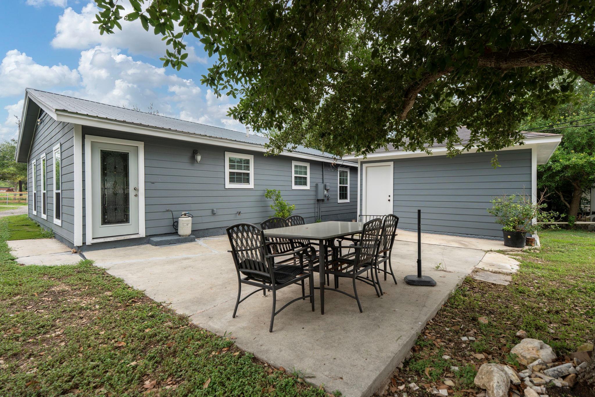 560 Williamson Rd, Kyle, TX 78640