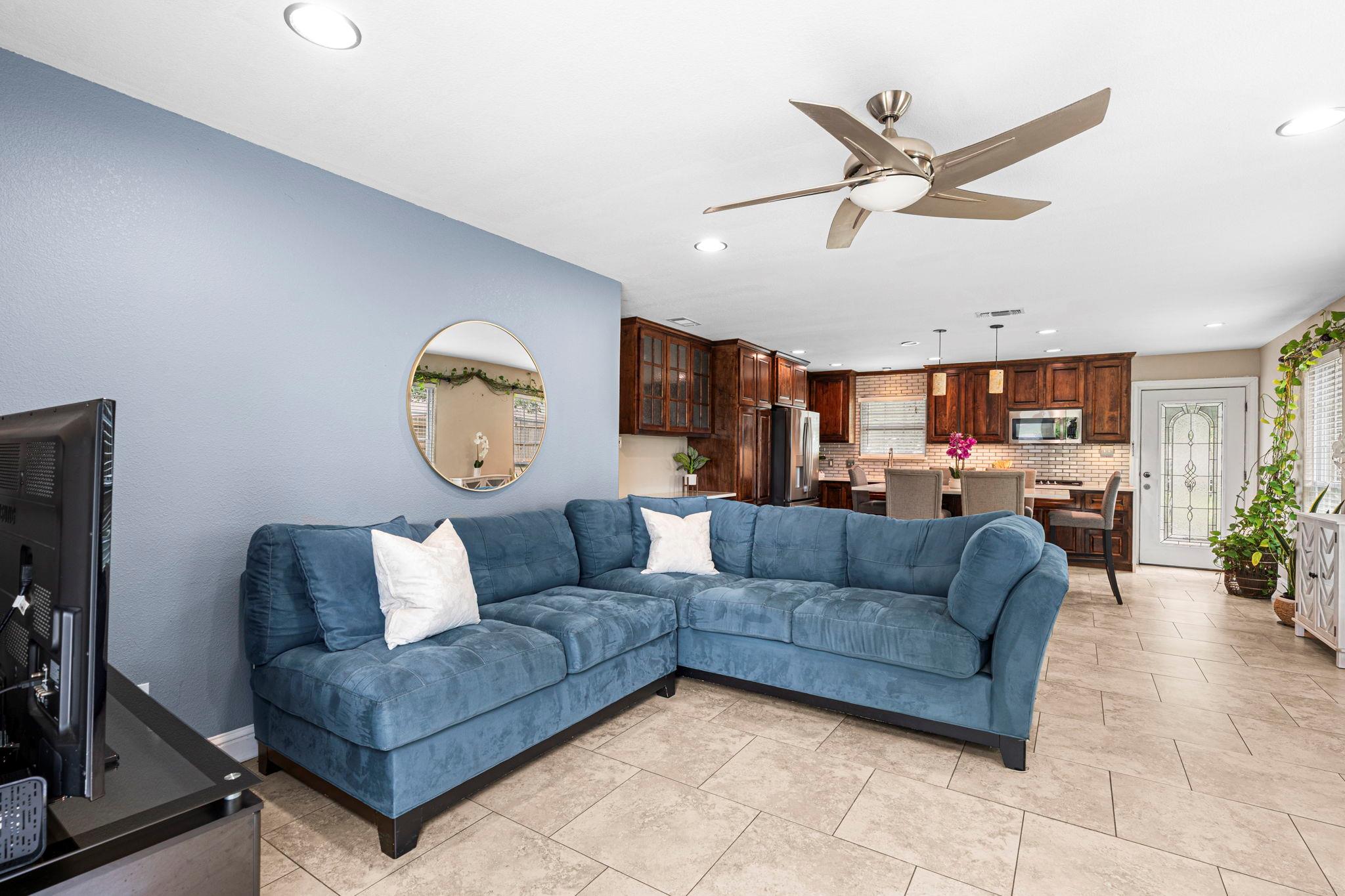 560 Williamson Rd, Kyle, TX 78640